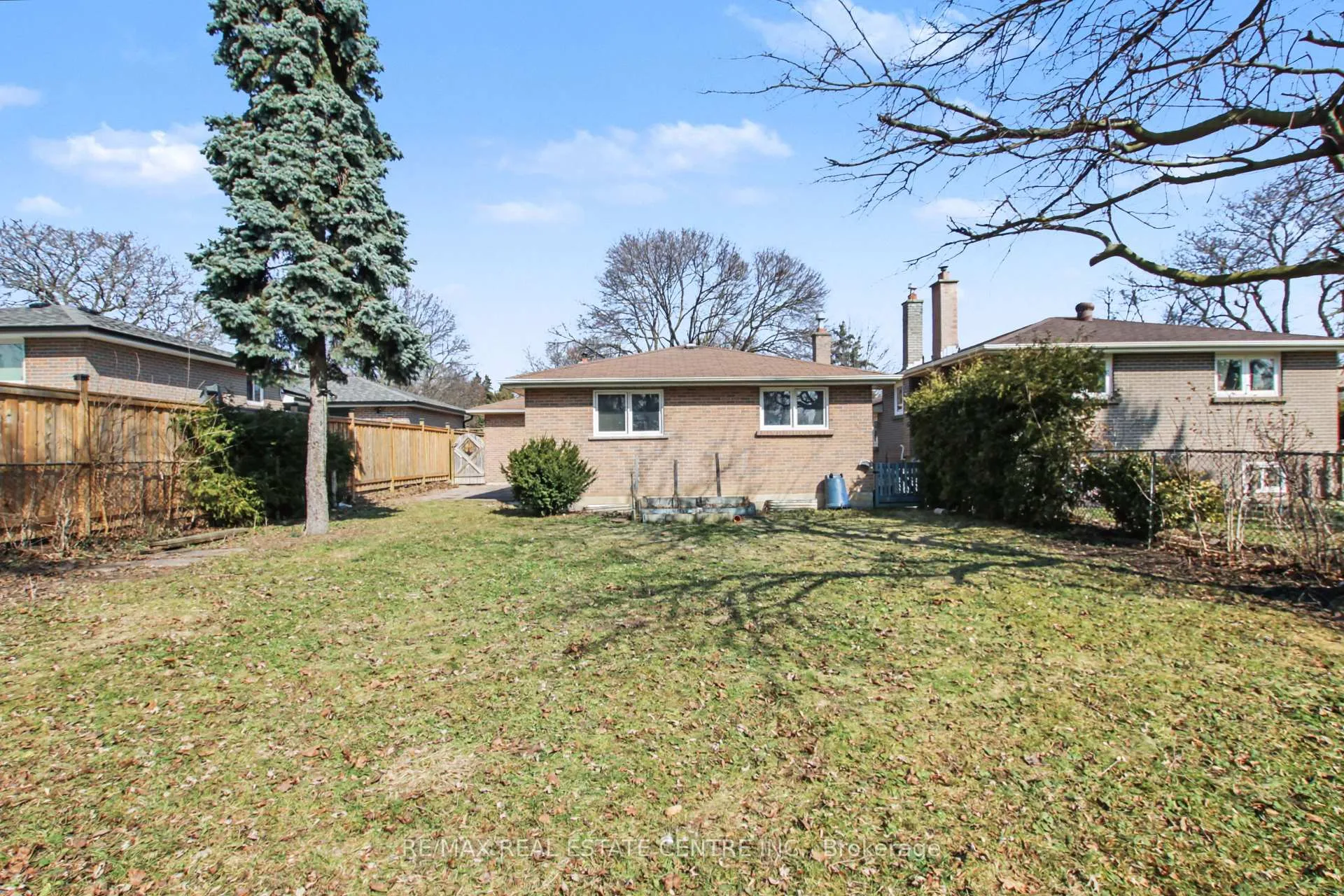Photo 30 of 61 Romfield Circuit, Markham, Royal Orchard — HOMEH