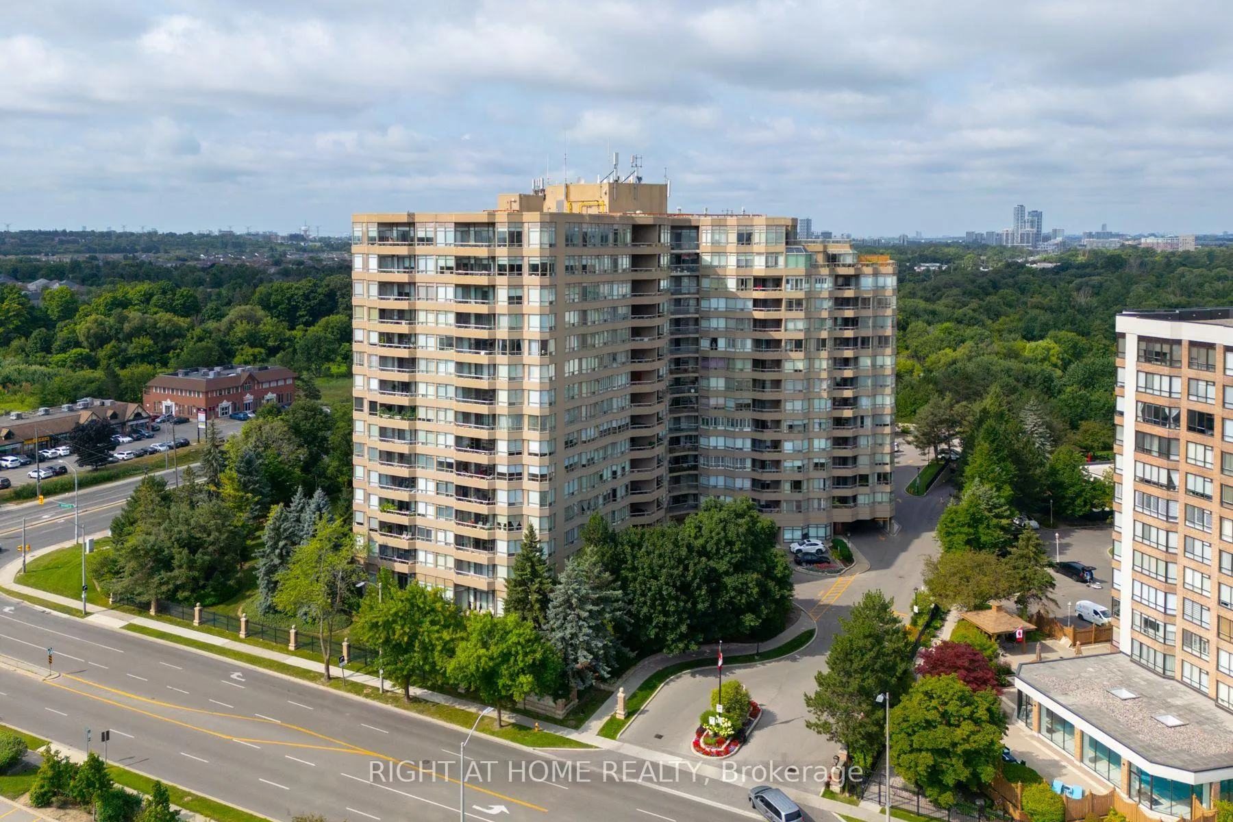 Photo 1 of Unit 520, 25 Austin Drive, Markham, Markville — HOMEH