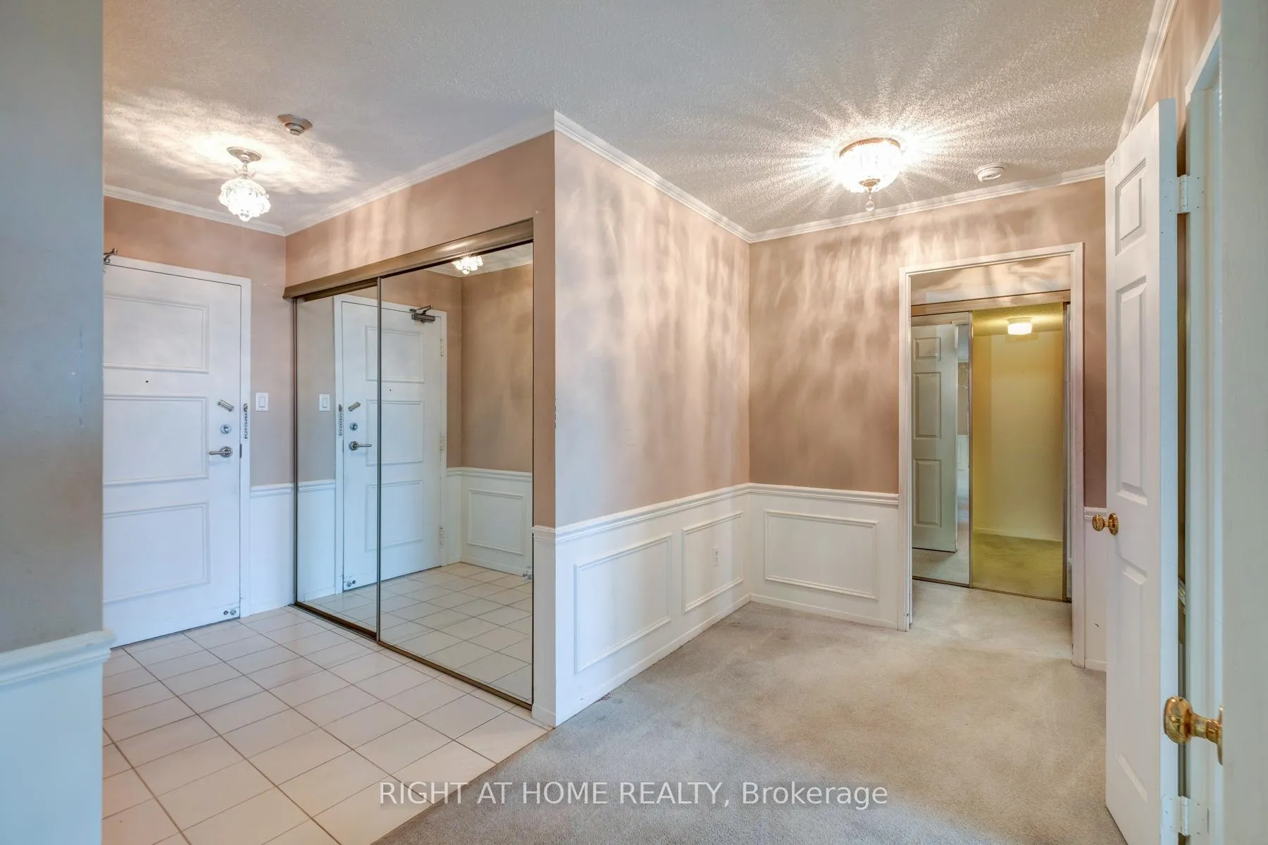 Photo 8 of Unit 520, 25 Austin Drive, Markham, Markville — HOMEH