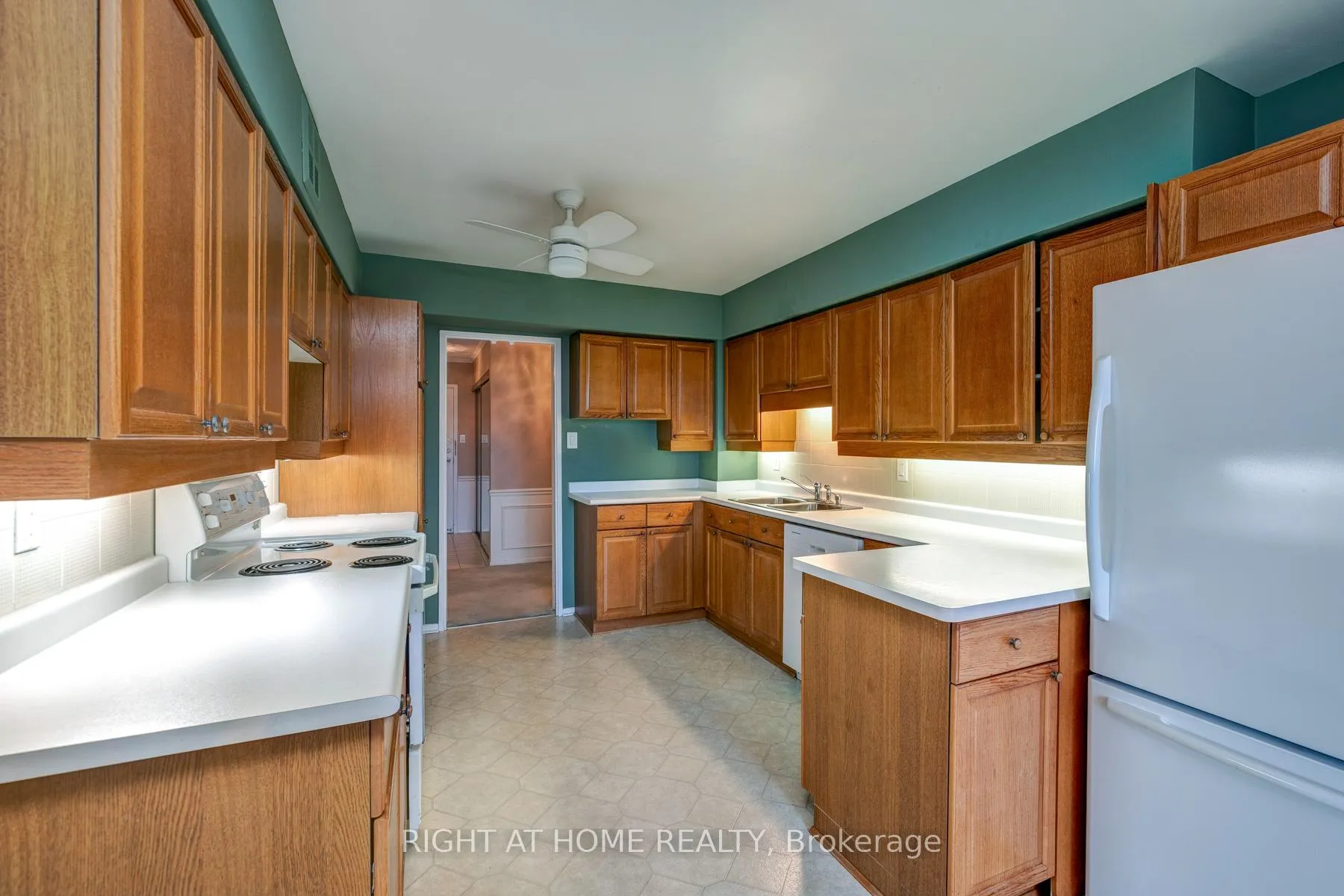 Photo 9 of Unit 520, 25 Austin Drive, Markham, Markville — HOMEH