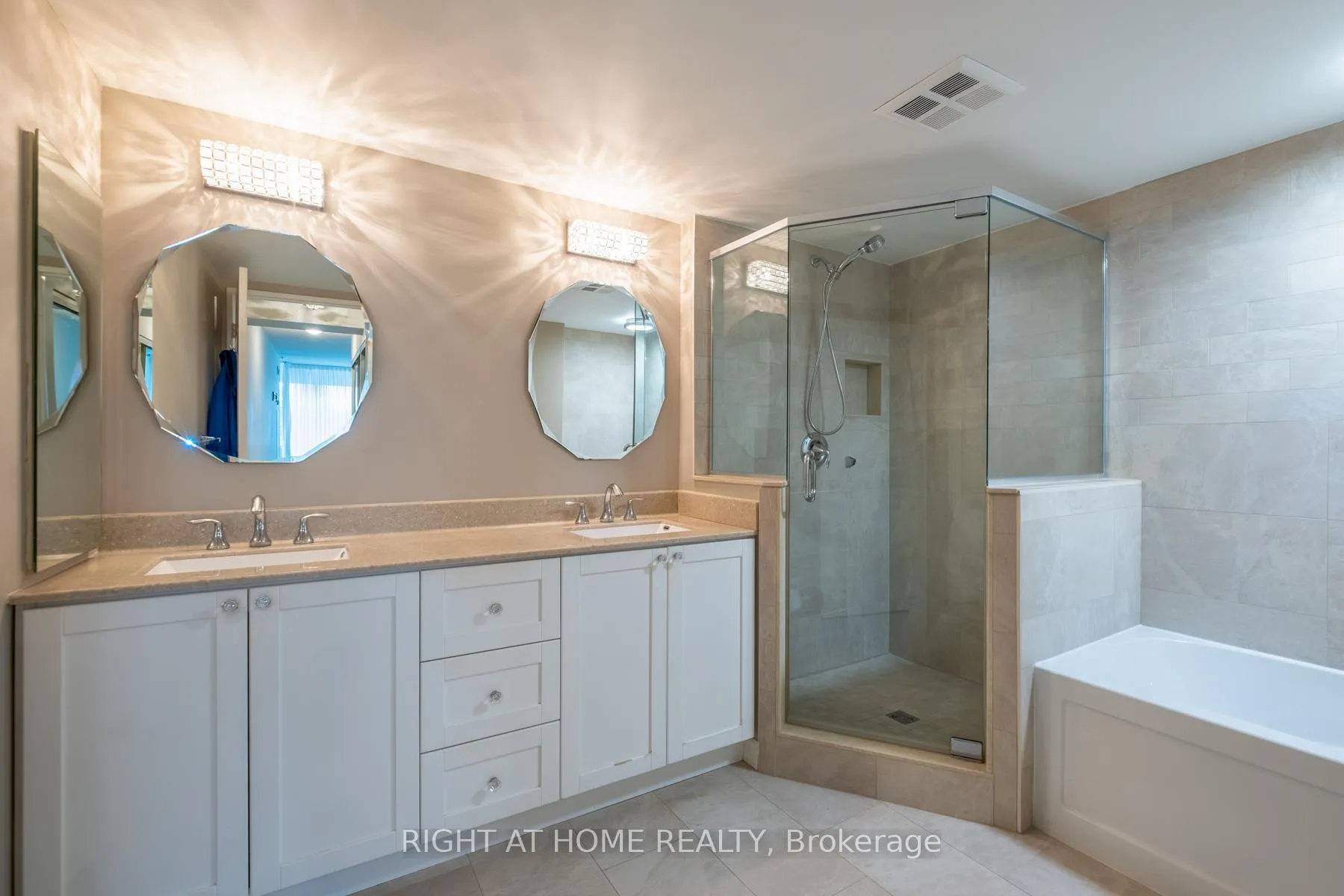Photo 15 of Unit 520, 25 Austin Drive, Markham, Markville — HOMEH