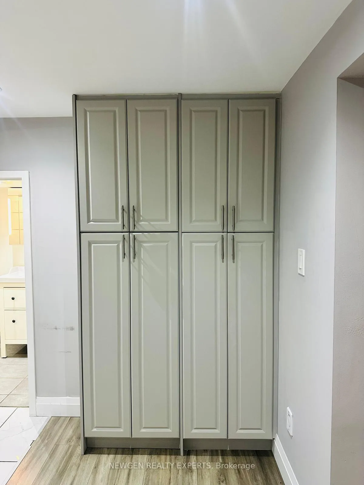 Photo 4 of Unit Lower level, 53 Freshspring Drive, Brampton, Sandringham-Wellington — HOMEH