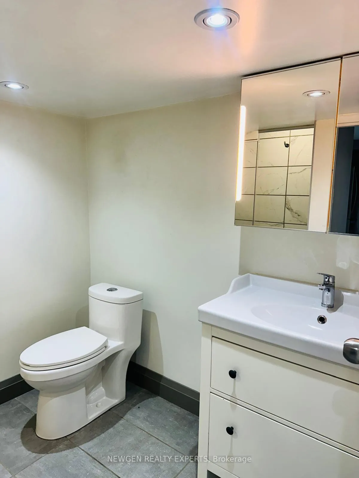 Photo 5 of Unit Lower level, 53 Freshspring Drive, Brampton, Sandringham-Wellington — HOMEH