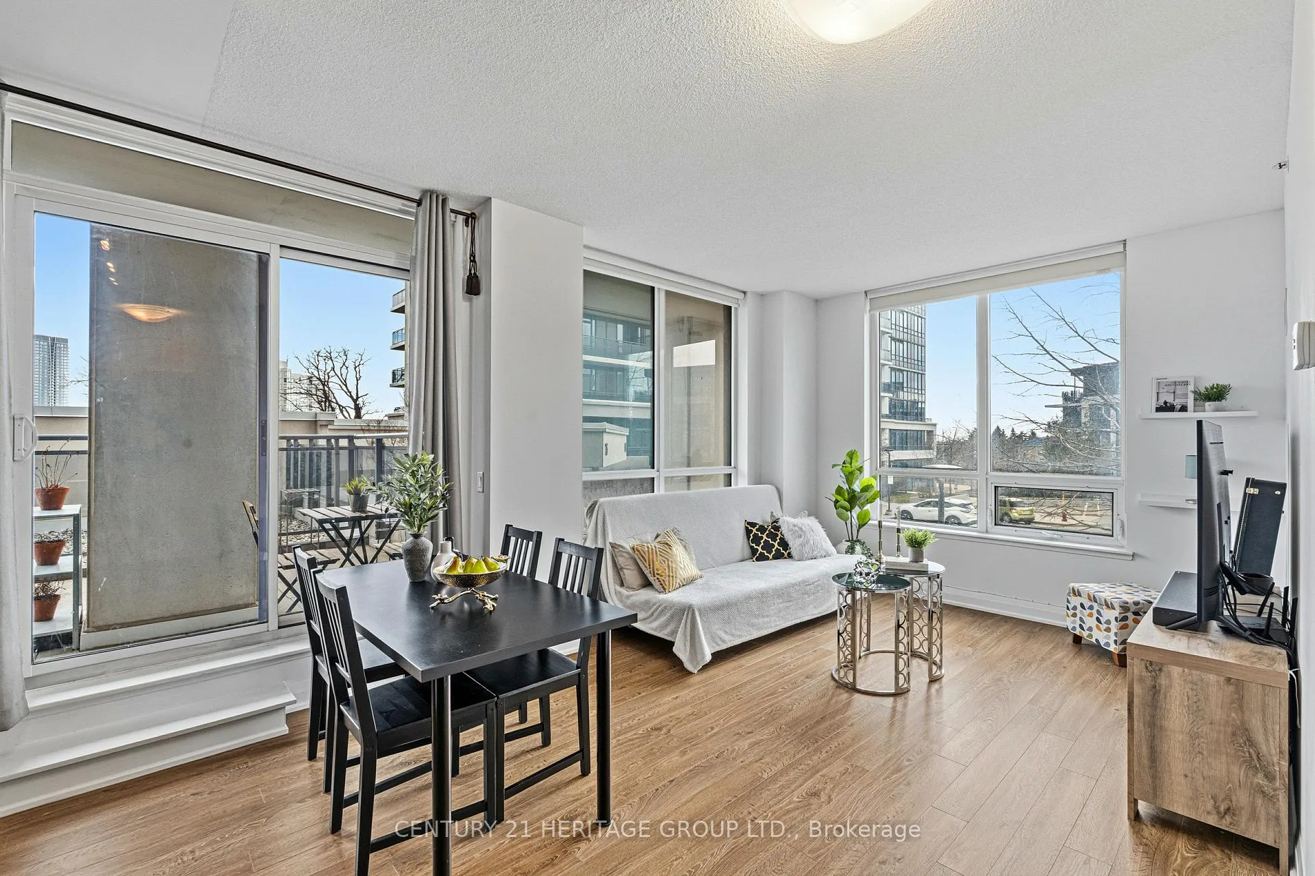 Photo 4 of Unit 208, 75 North Park Road, Vaughan, Beverley Glen — HOMEH
