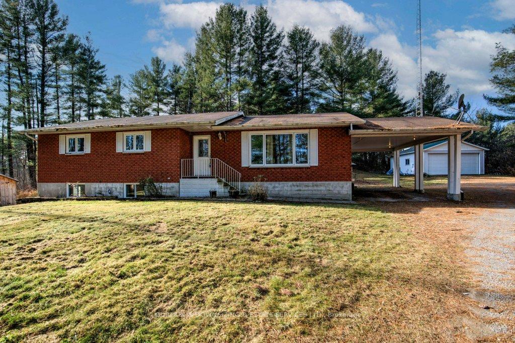 Front of 293 Hunt Club Road
