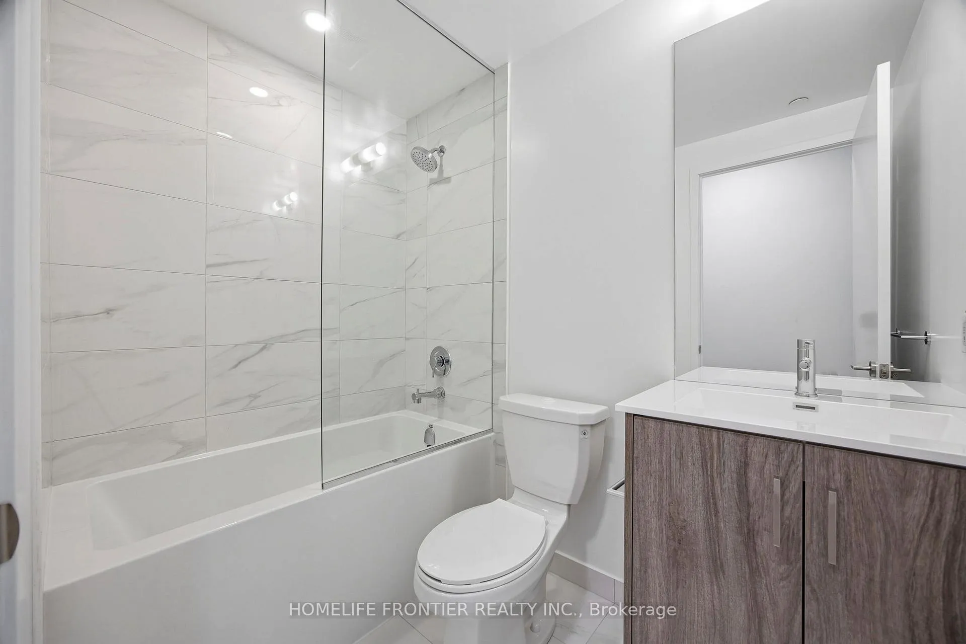 Photo 5 of Unit 2609, 180 Front Street E, Toronto, Moss Park — HOMEH