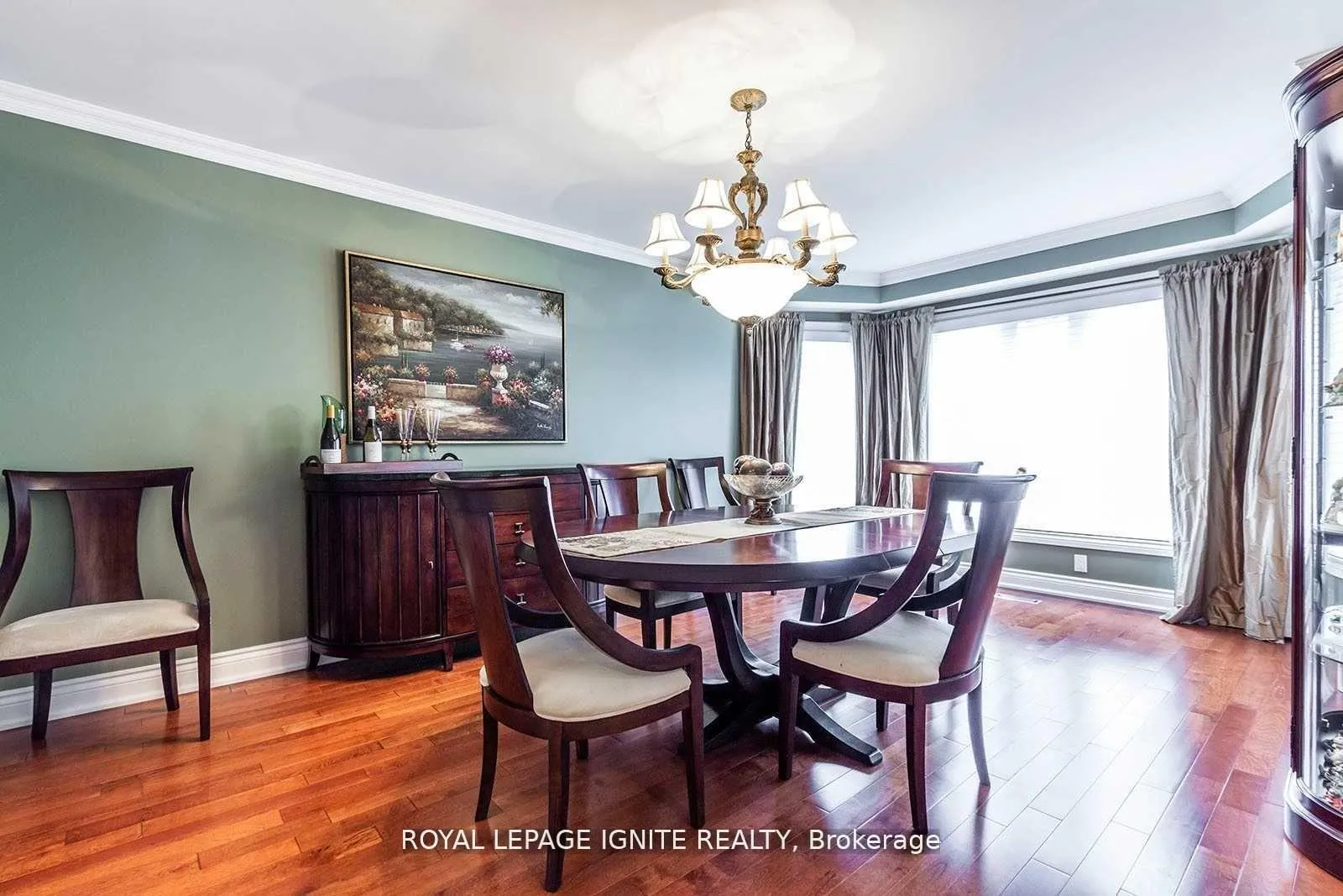 Photo 6 of 16 Chalmers Court, Brampton, Heart Lake — HOMEH