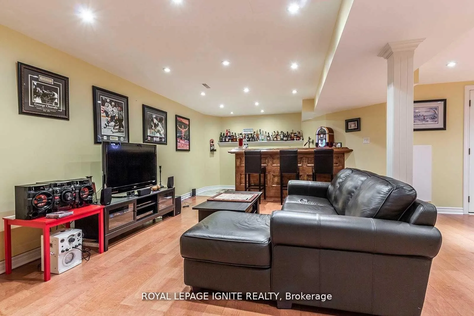 Photo 12 of 16 Chalmers Court, Brampton, Heart Lake — HOMEH
