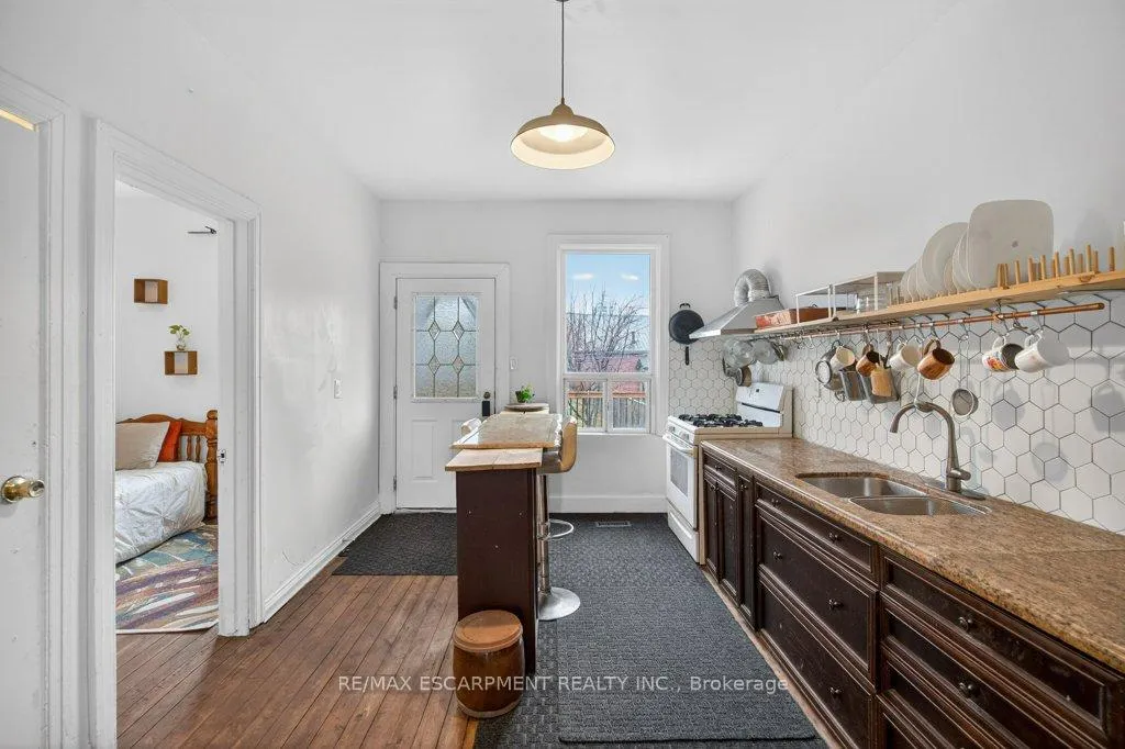 Photo 14 of 523 Catharine Street N, Hamilton, North End — HOMEH