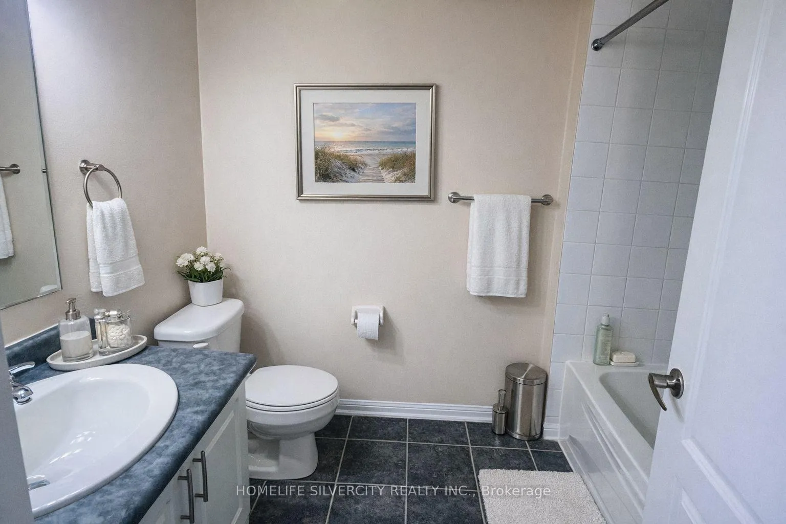 Photo 15 of 907 Zelinsky Crescent, Milton, Coates — HOMEH