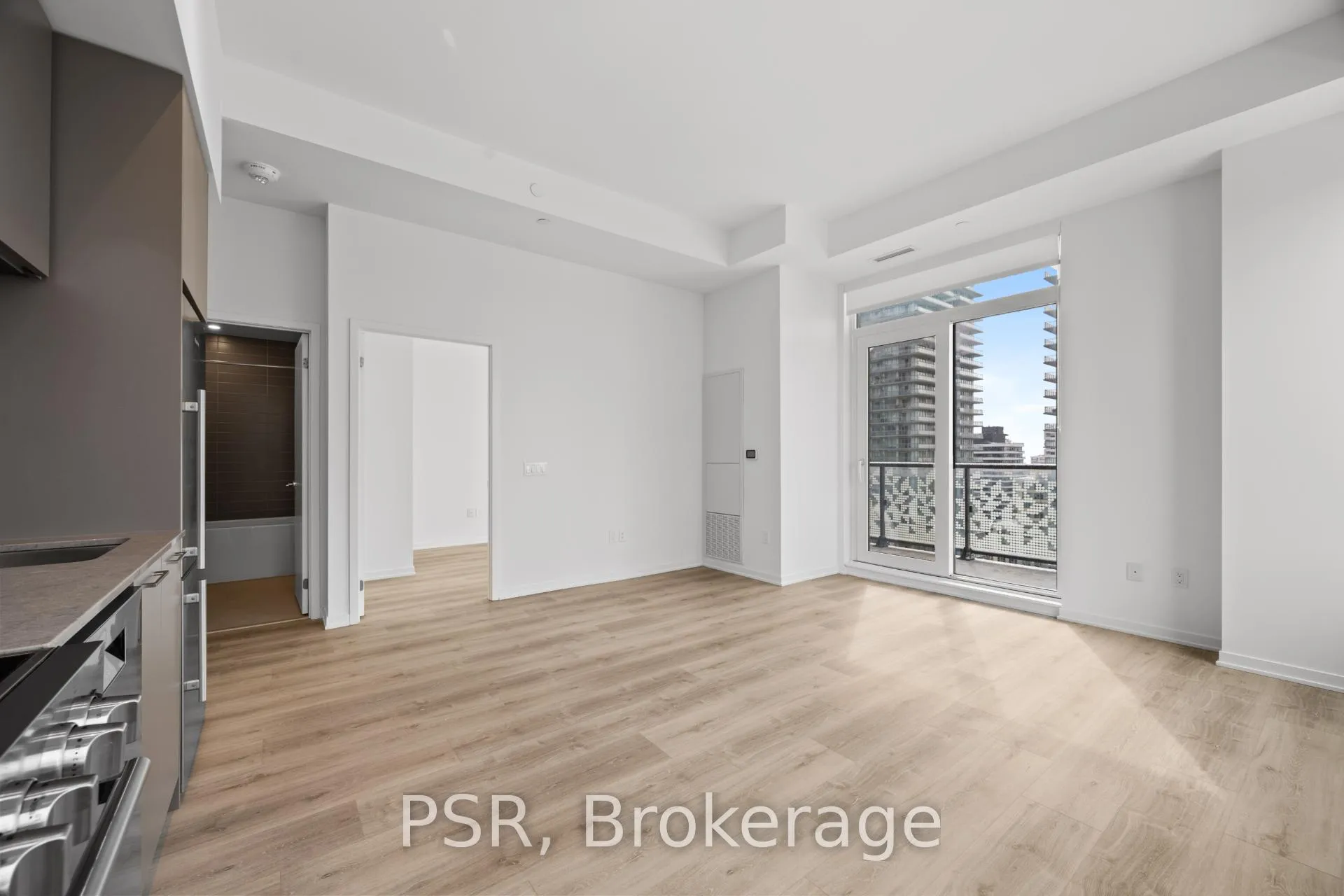 Photo 5 of Unit 1909, 101 Roehampton Avenue, Toronto, Mount Pleasant West — HOMEH