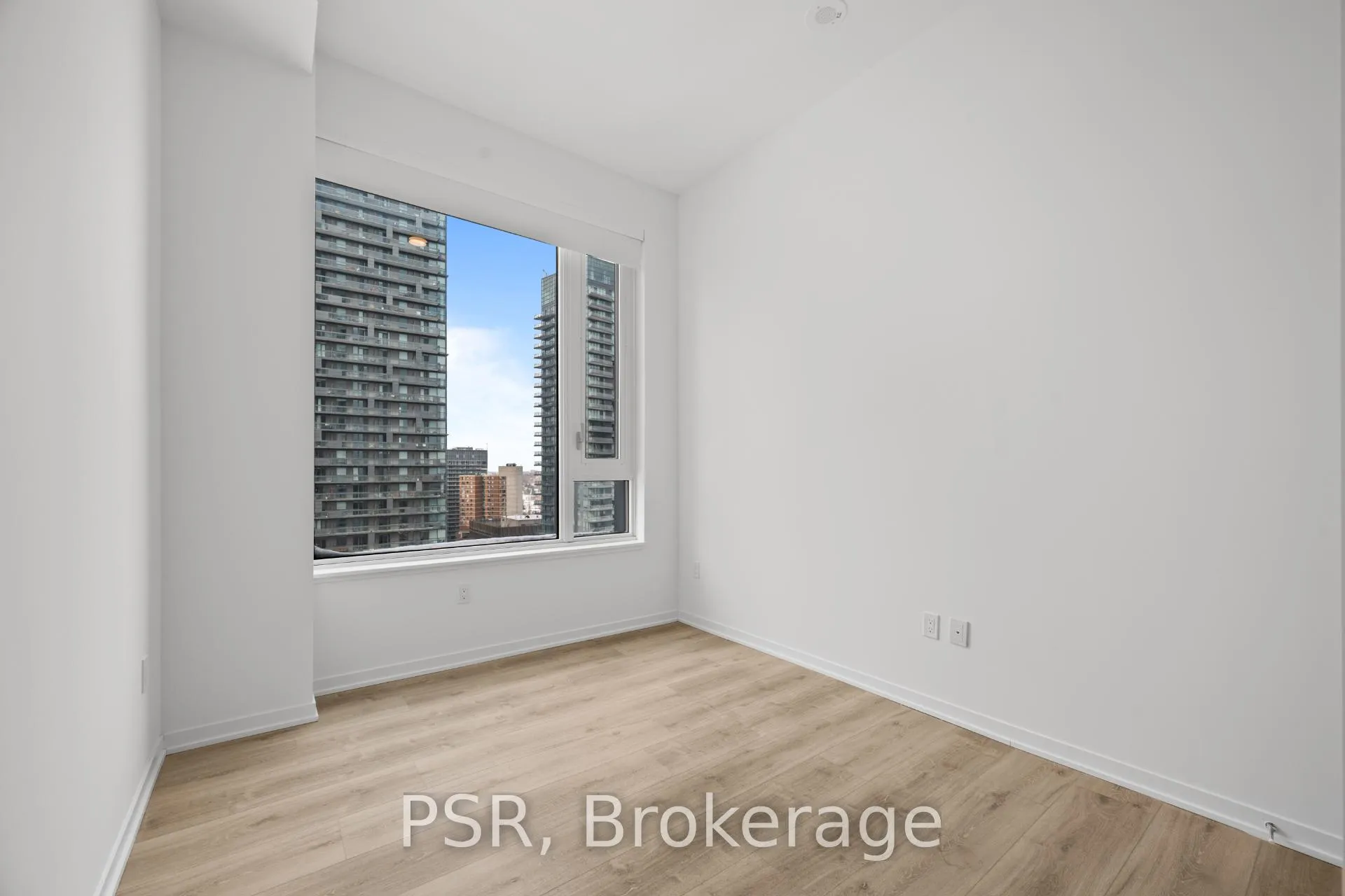 Photo 10 of Unit 1909, 101 Roehampton Avenue, Toronto, Mount Pleasant West — HOMEH