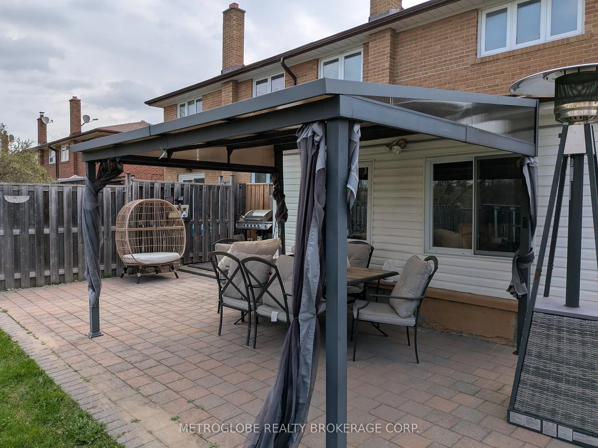 Photo 2 of 174 Andrew Park, Vaughan, West Woodbridge — HOMEH