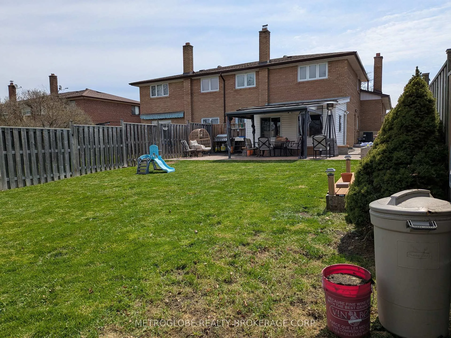 Photo 3 of 174 Andrew Park, Vaughan, West Woodbridge — HOMEH
