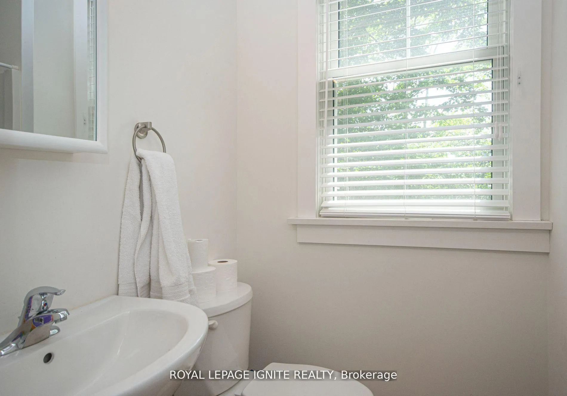 Photo 32 of Unit 208, 19 Summer Village Lane, Prince Edward County, Athol — HOMEH