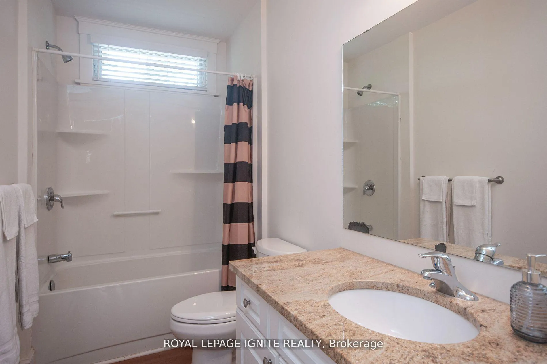Photo 35 of Unit 208, 19 Summer Village Lane, Prince Edward County, Athol — HOMEH