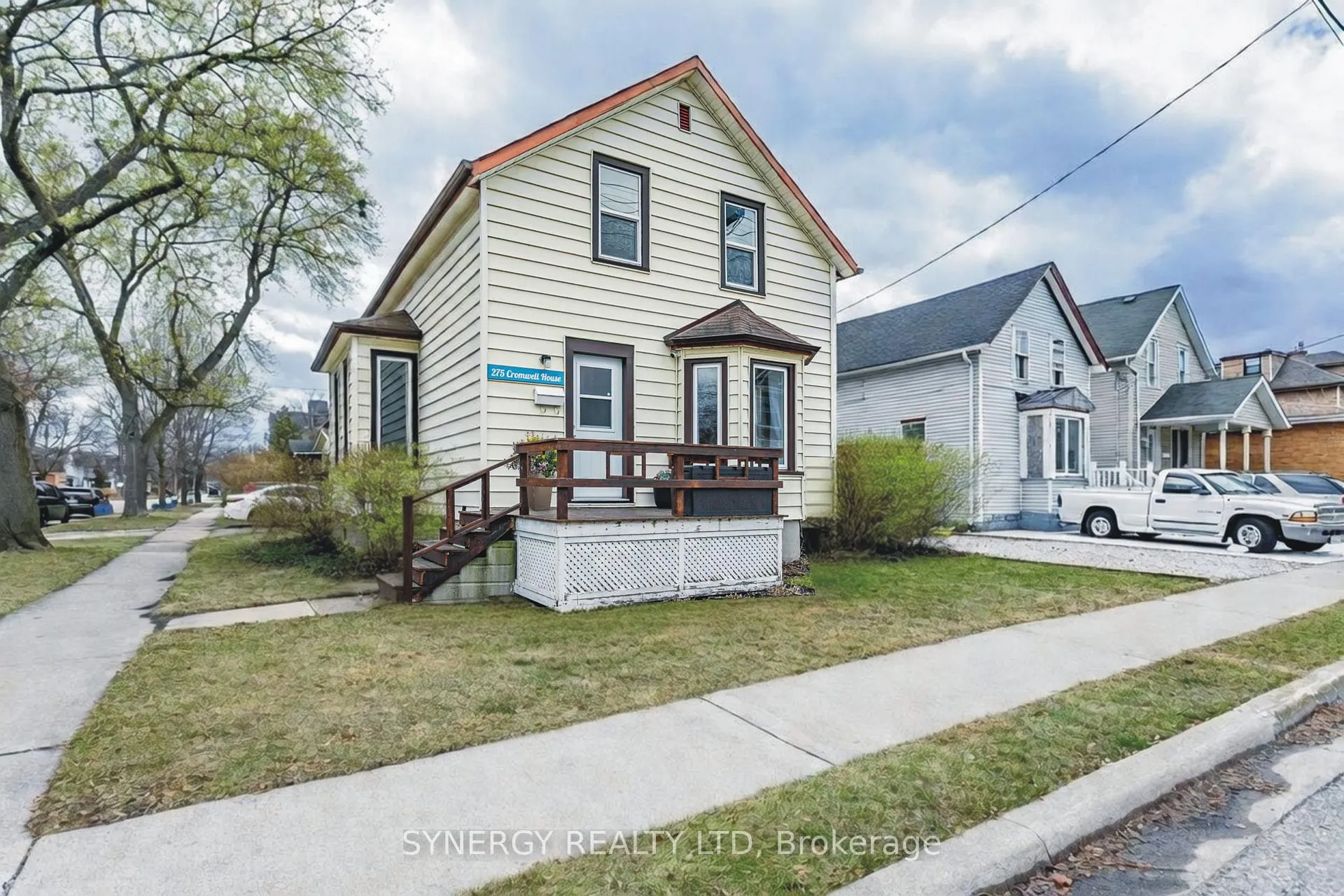 Photo 2 of 275 Cromwell Street, Sarnia — HOMEH