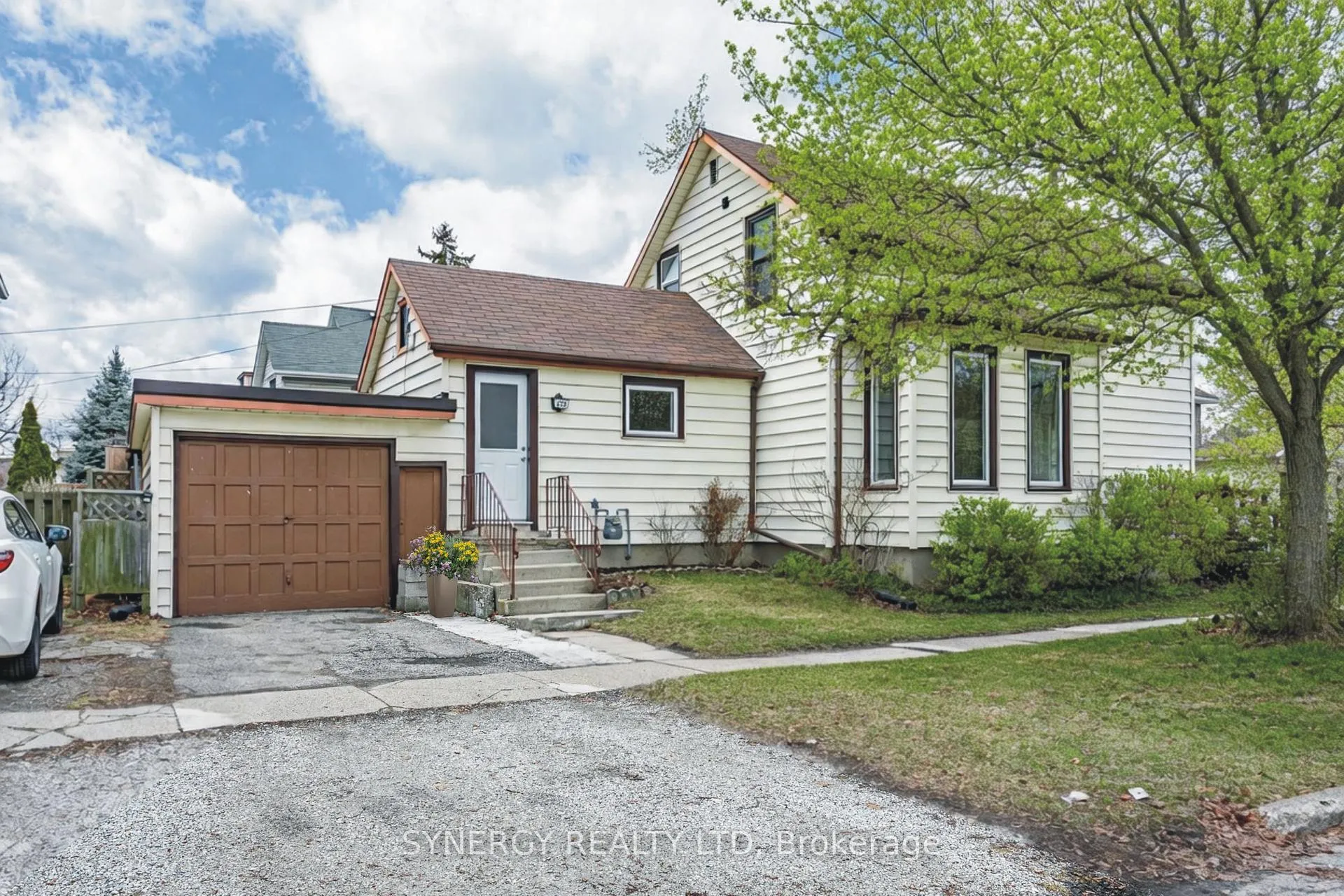 Photo 5 of 275 Cromwell Street, Sarnia — HOMEH