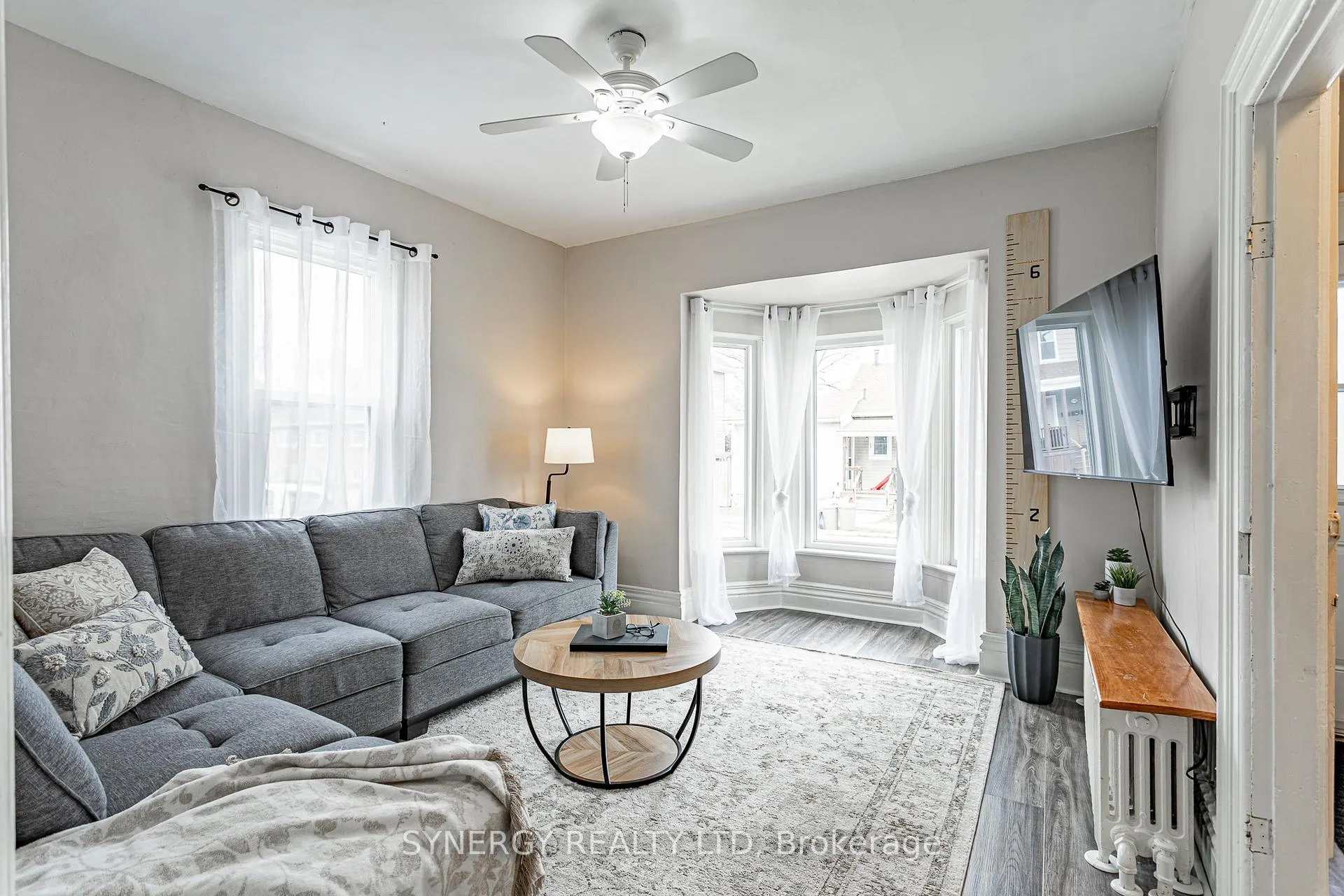 Photo 7 of 275 Cromwell Street, Sarnia — HOMEH
