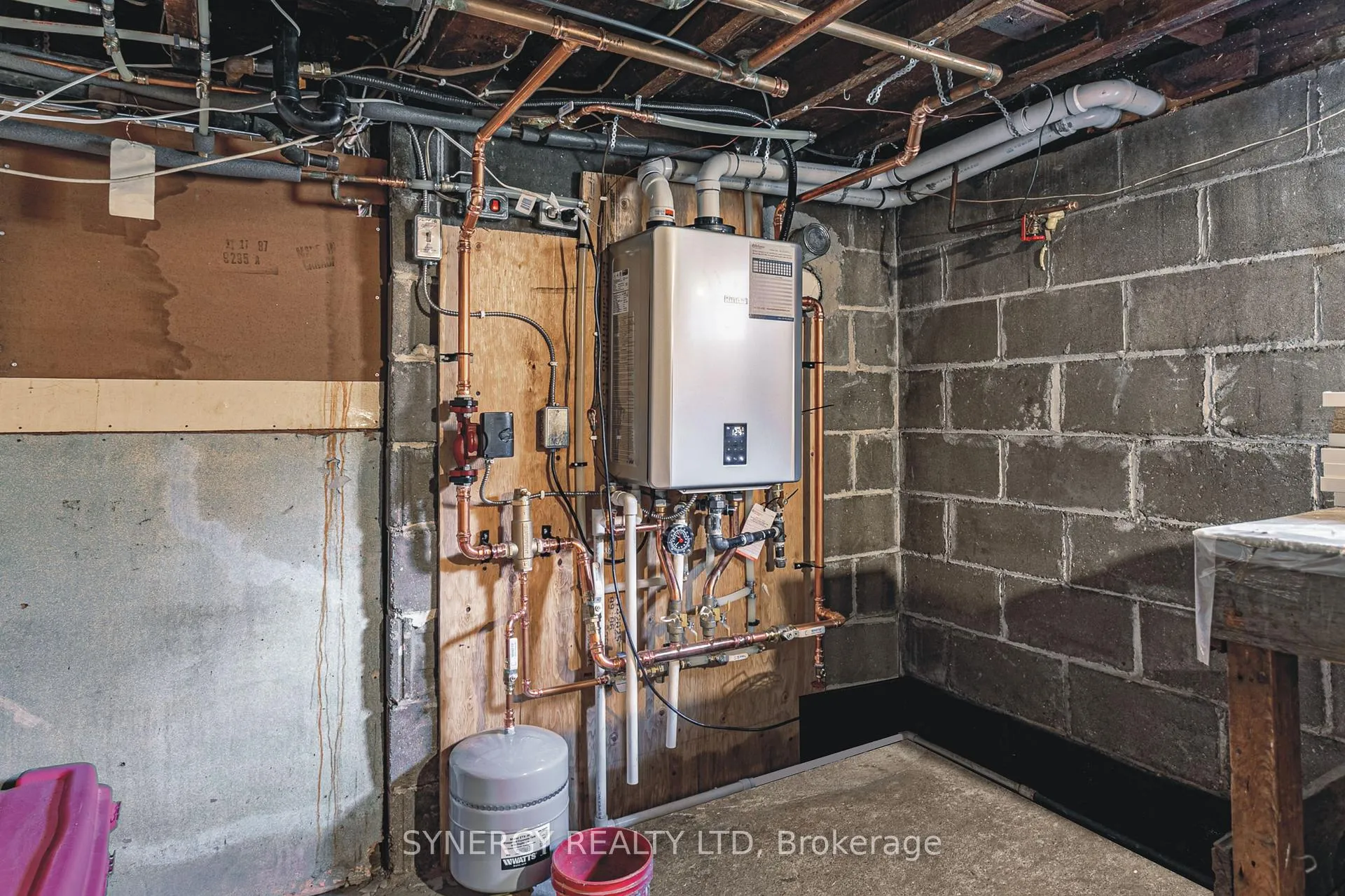 Photo 29 of 275 Cromwell Street, Sarnia — HOMEH
