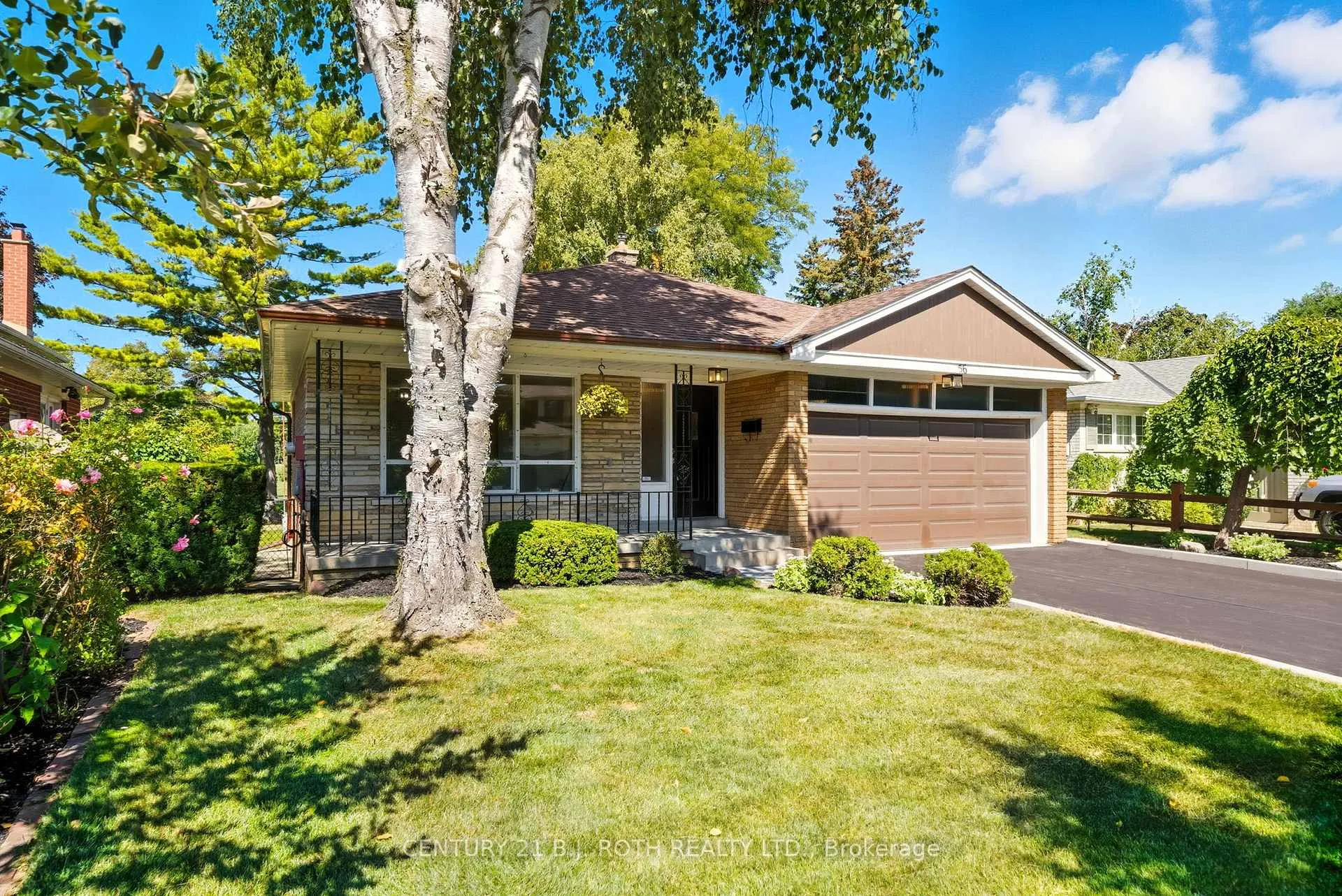Photo 2 of 56 Weatherstone Crescent, North York, Bayview Woods-Steeles — HOMEH