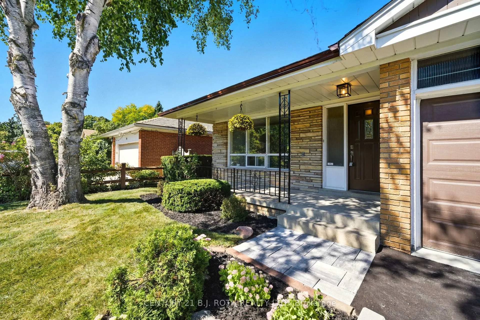 Photo 3 of 56 Weatherstone Crescent, North York, Bayview Woods-Steeles — HOMEH