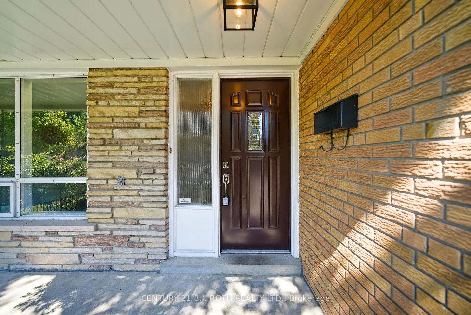 Photo 4 of 56 Weatherstone Crescent, North York, Bayview Woods-Steeles — HOMEH