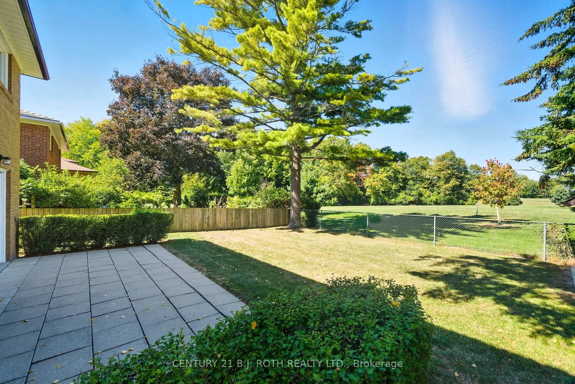 Photo 24 of 56 Weatherstone Crescent, North York, Bayview Woods-Steeles — HOMEH