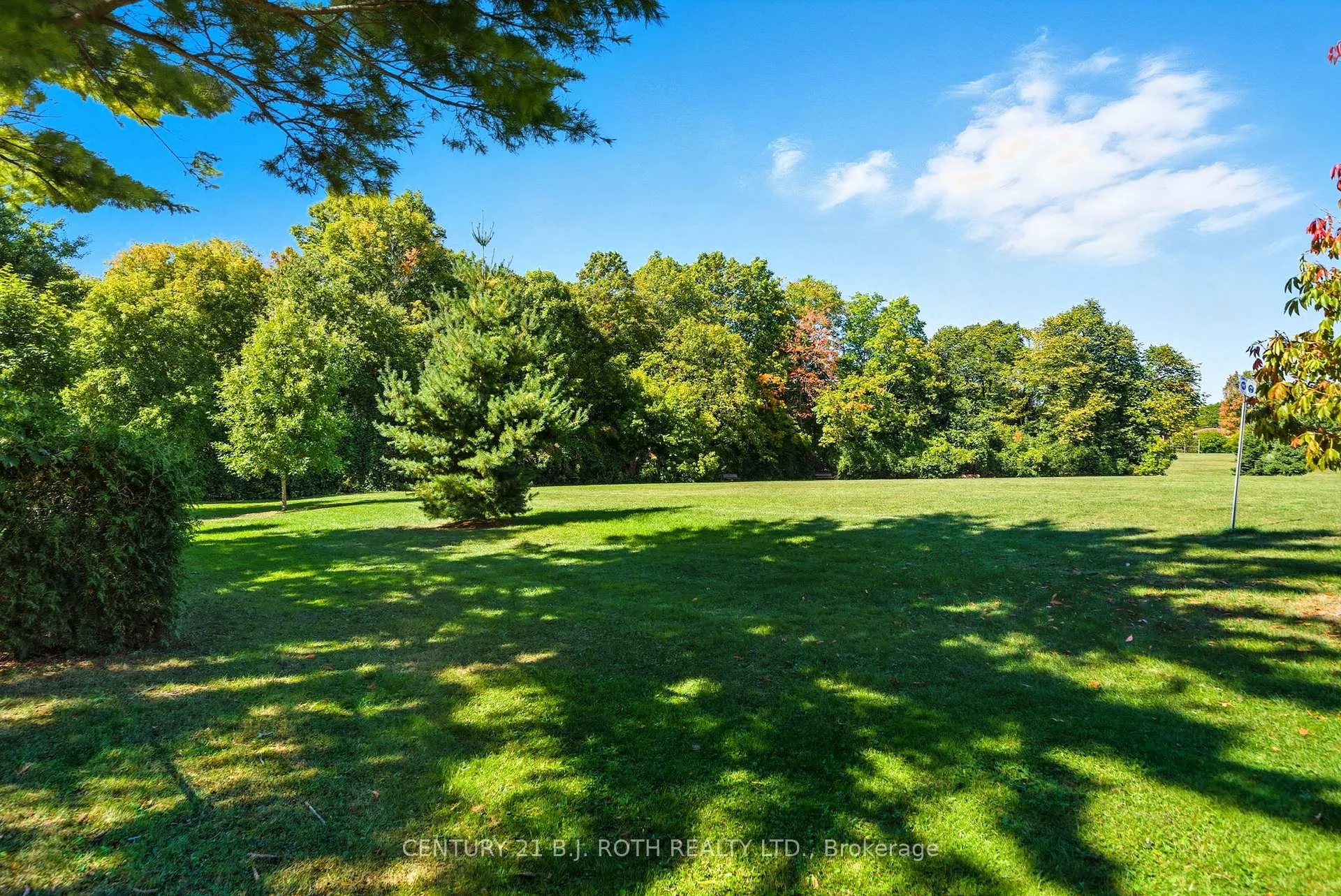 Photo 26 of 56 Weatherstone Crescent, North York, Bayview Woods-Steeles — HOMEH