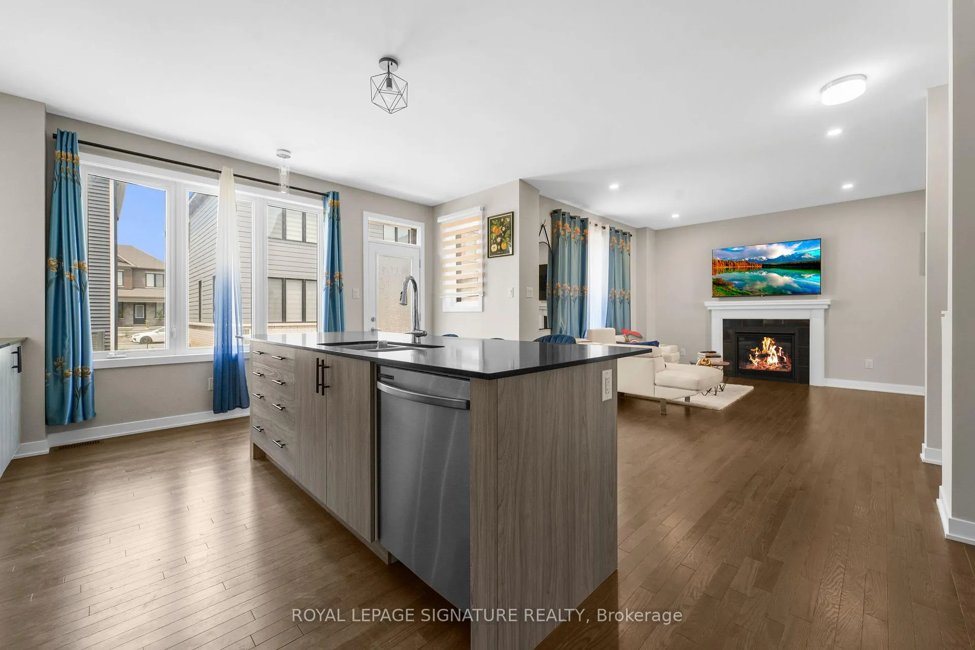 Photo 7 of 280 Sapling Grove S, Ottawa, Barrhaven - Heritage Park — HOMEH