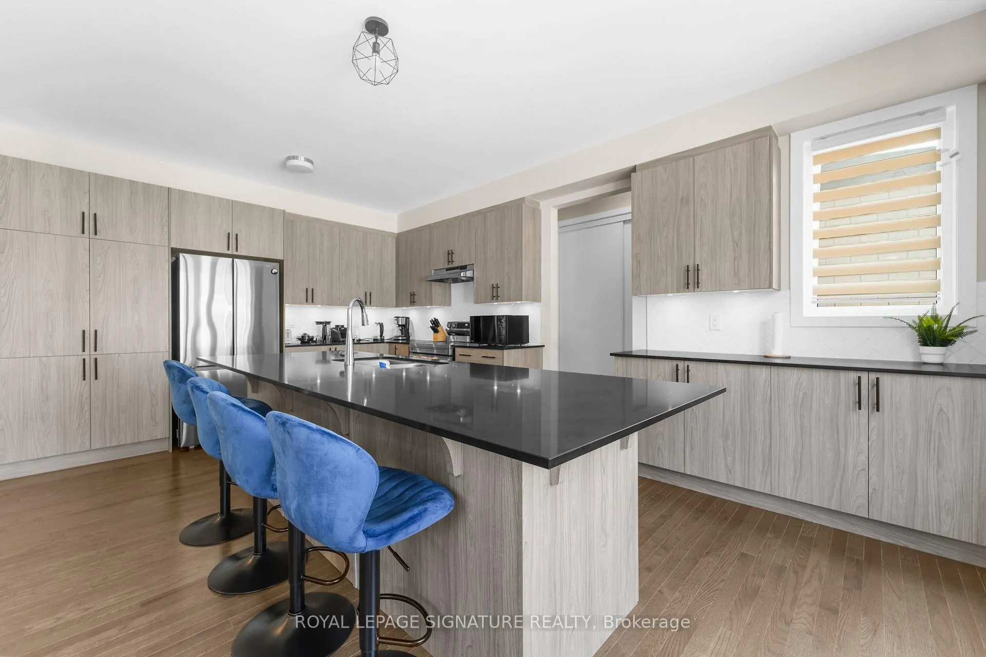 Photo 9 of 280 Sapling Grove S, Ottawa, Barrhaven - Heritage Park — HOMEH