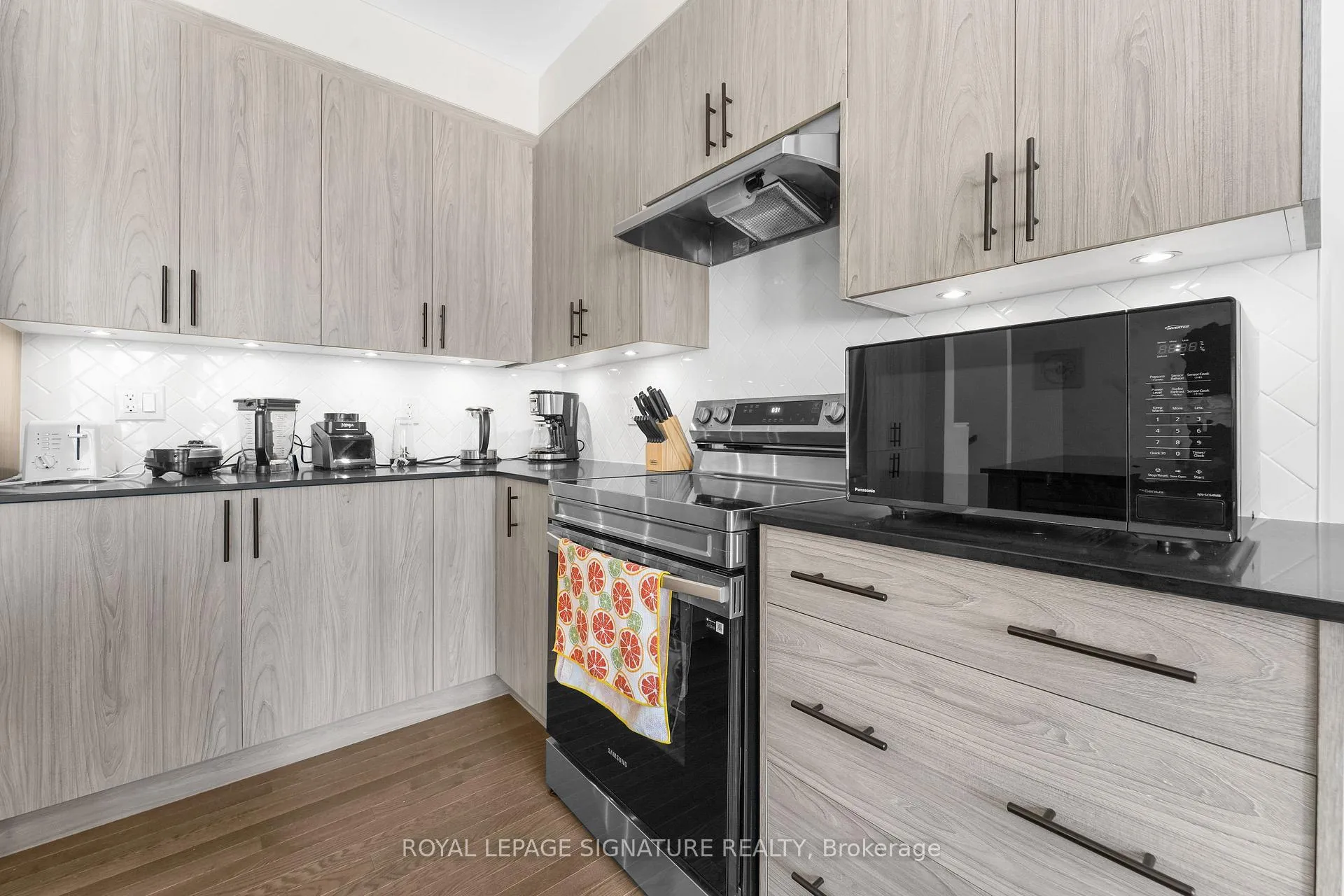 Photo 12 of 280 Sapling Grove S, Ottawa, Barrhaven - Heritage Park — HOMEH