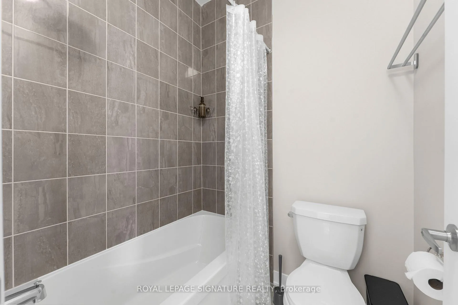 Photo 19 of 280 Sapling Grove S, Ottawa, Barrhaven - Heritage Park — HOMEH