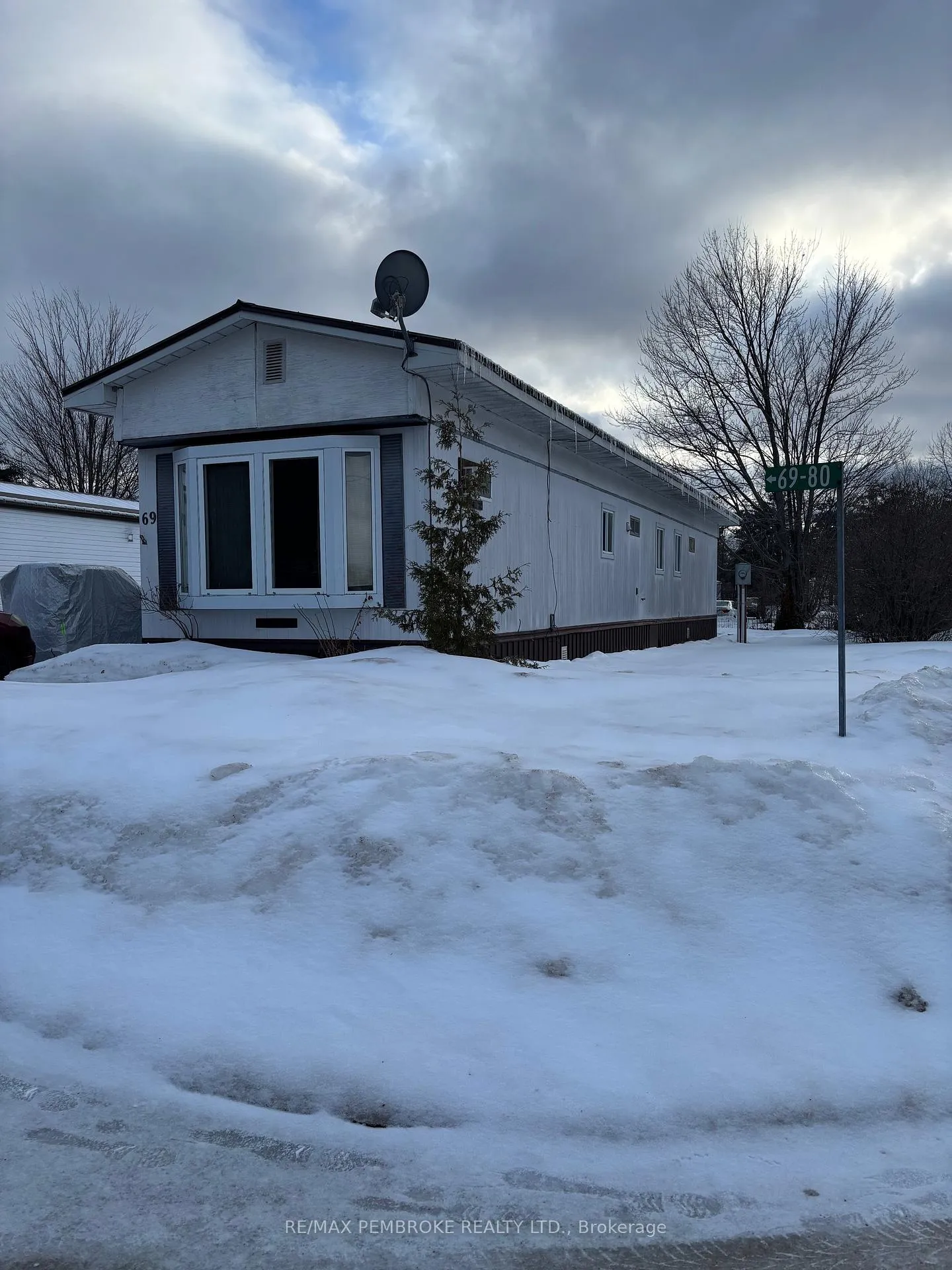 Photo 2 of 69 Pinehurst Estates, Petawawa — HOMEH