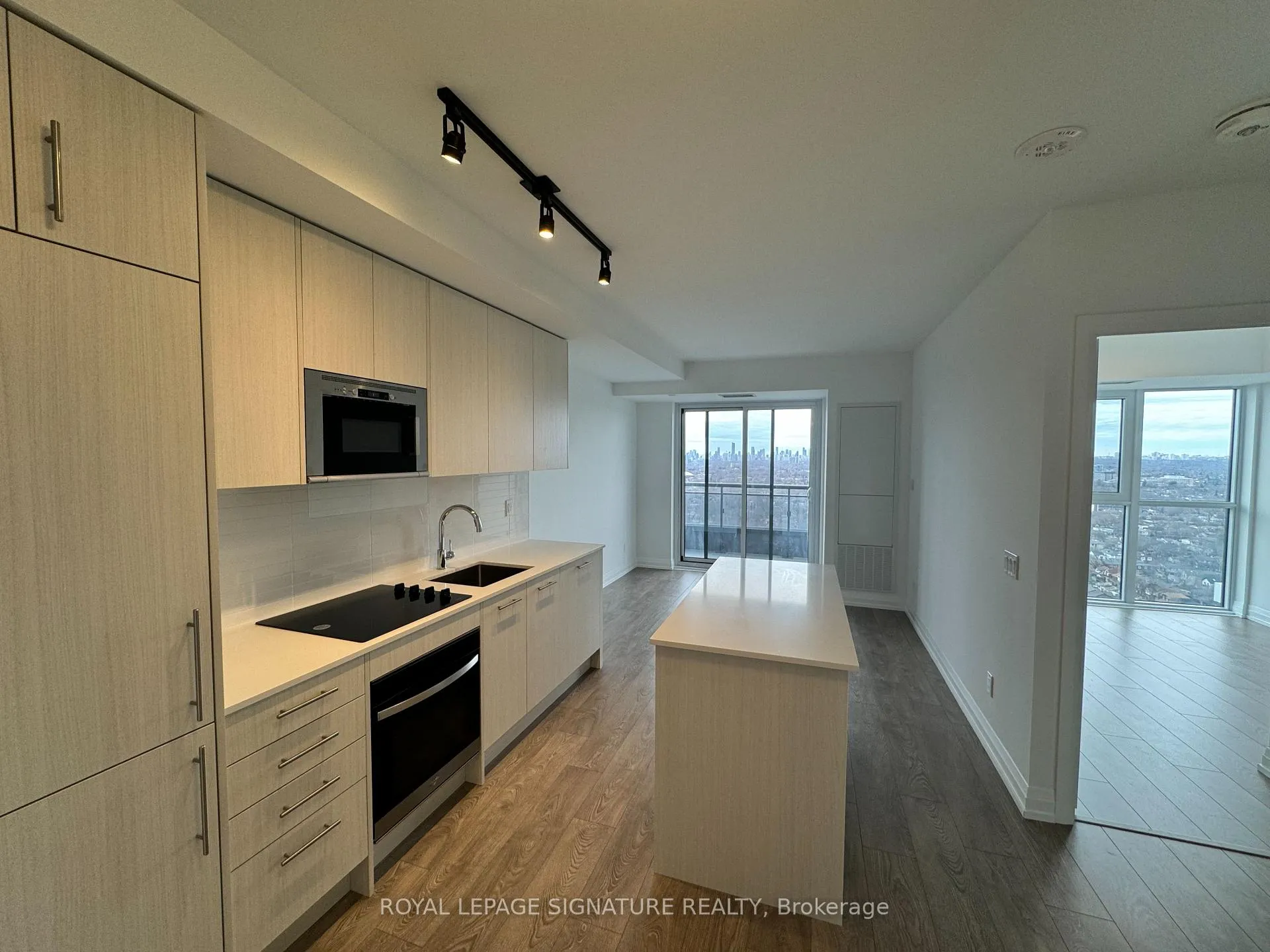 Photo 3 of Unit 2711, 286 Main Street, Toronto, East End-Danforth — HOMEH