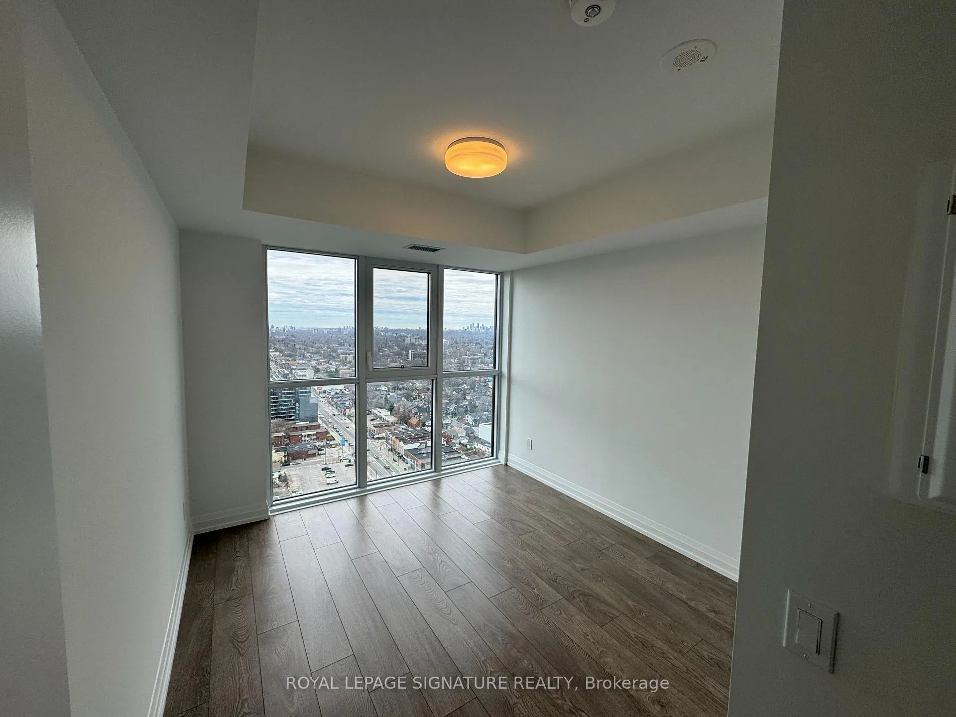 Photo 6 of Unit 2711, 286 Main Street, Toronto, East End-Danforth — HOMEH