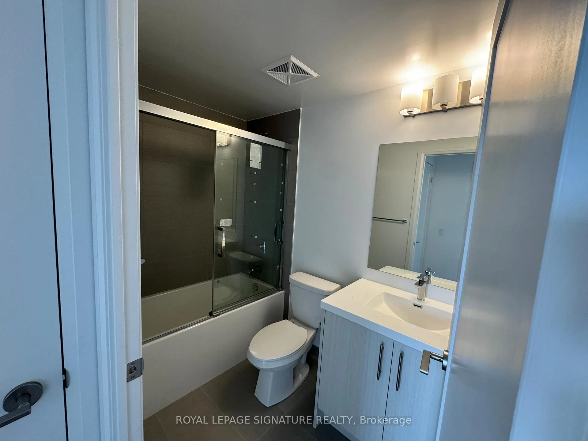 Photo 9 of Unit 2711, 286 Main Street, Toronto, East End-Danforth — HOMEH