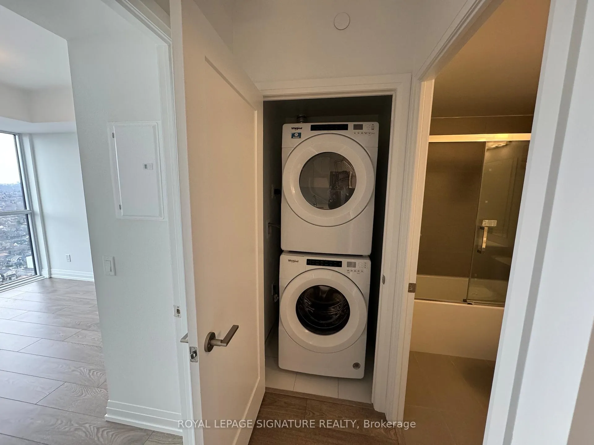 Photo 10 of Unit 2711, 286 Main Street, Toronto, East End-Danforth — HOMEH