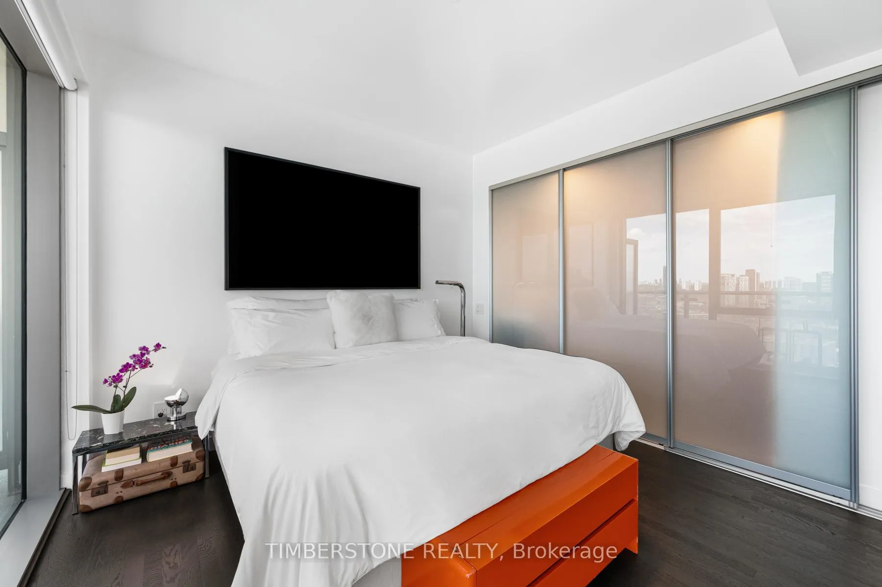 Photo 11 of Unit 2602, 70 Distillery Lane, Toronto, Waterfront Communities — HOMEH