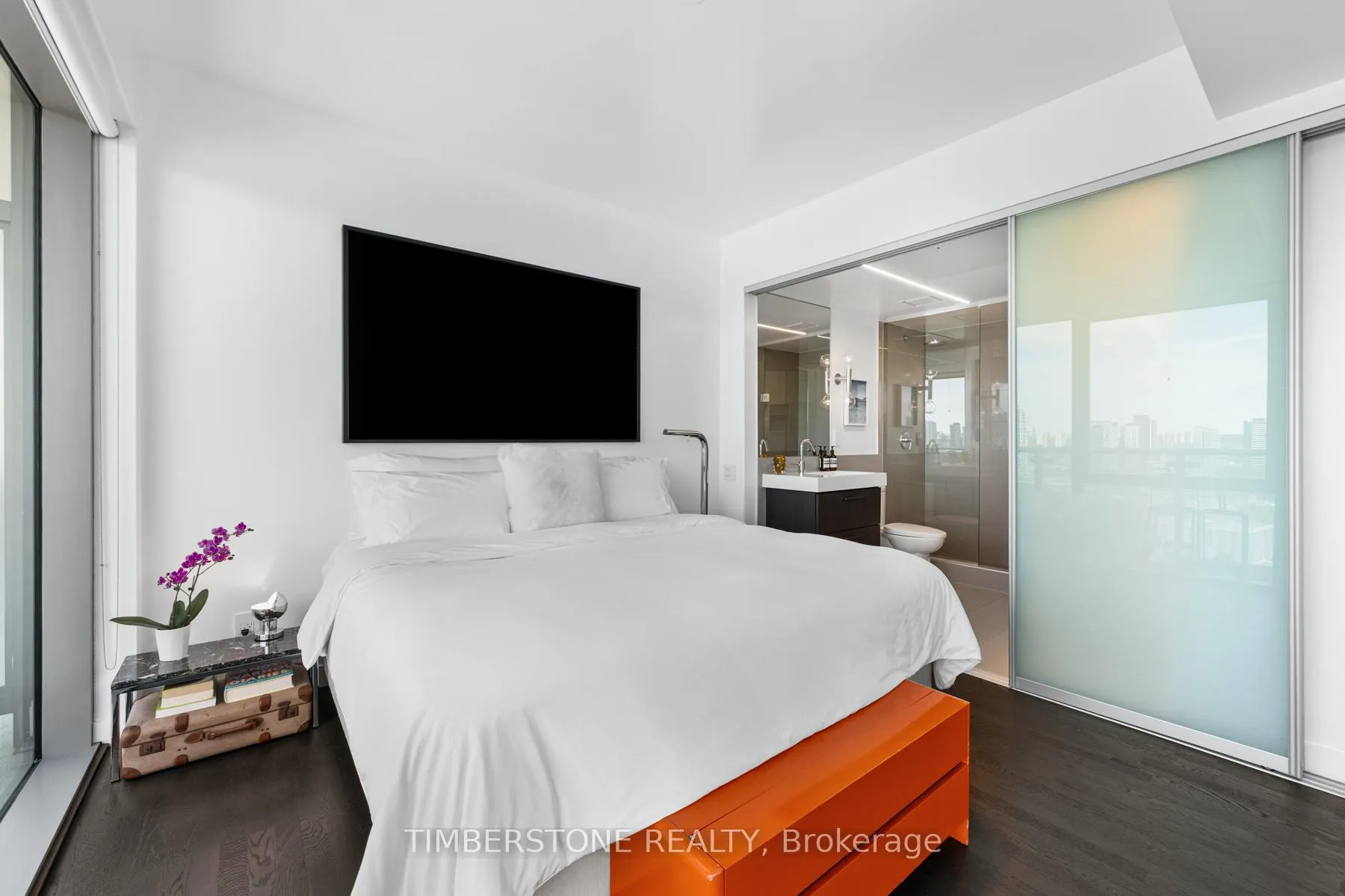 Photo 12 of Unit 2602, 70 Distillery Lane, Toronto, Waterfront Communities — HOMEH
