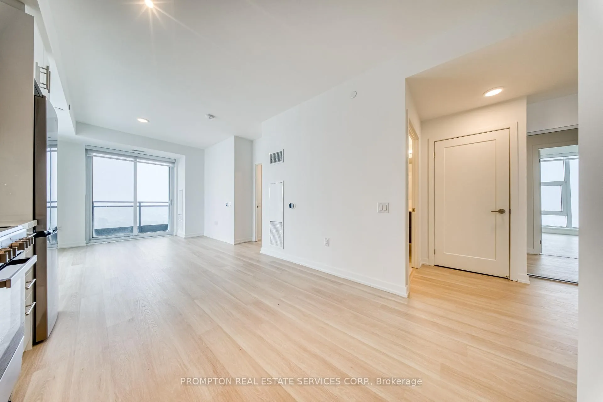 Photo 6 of Unit 1210, 9763 Markham Road, Markham, Greensborough — HOMEH