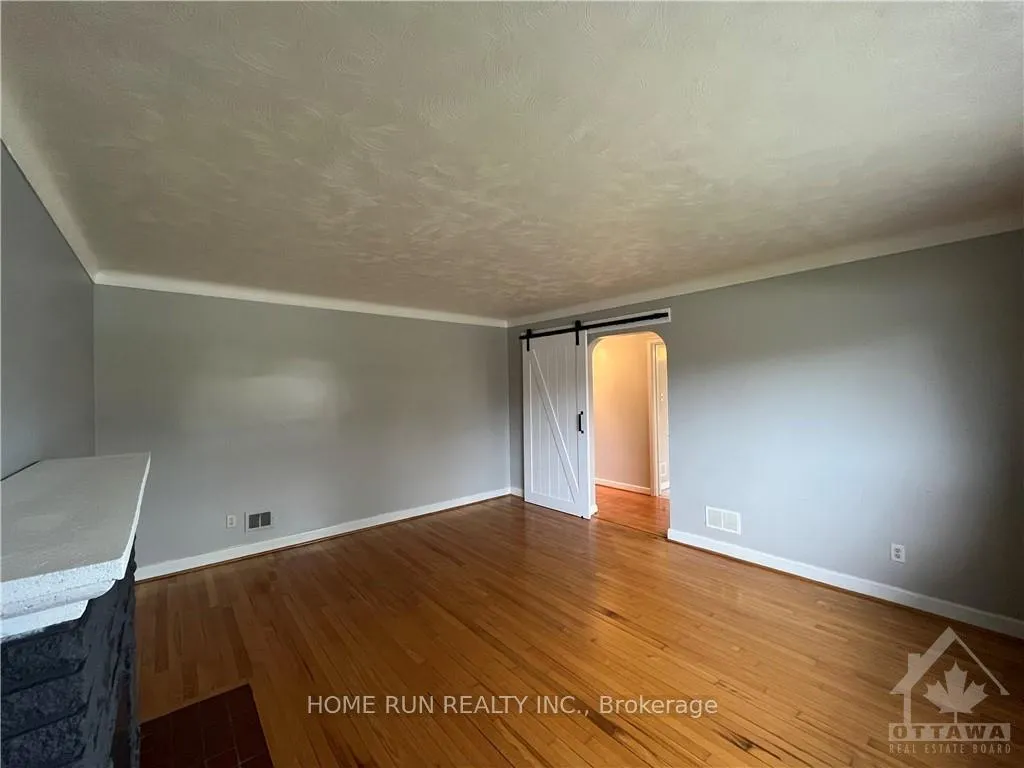 Photo 5 of 98 Donald Street, Ottawa, Overbrook — HOMEH