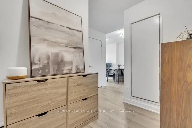 Photo 4 of Unit 207, 1440 Clarriage Court, Milton, Ford — HOMEH