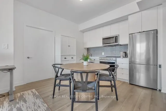 Photo 8 of Unit 207, 1440 Clarriage Court, Milton, Ford — HOMEH