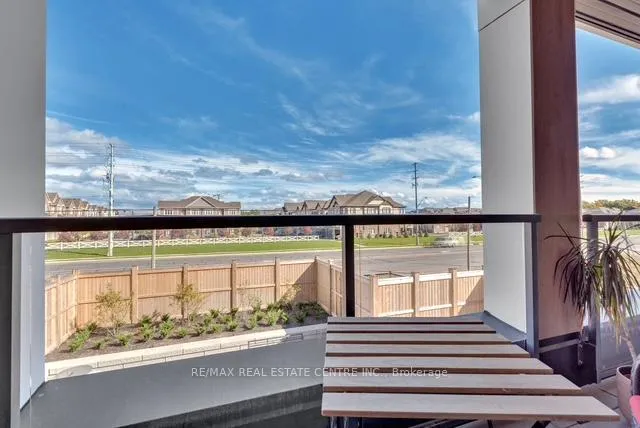 Photo 11 of Unit 207, 1440 Clarriage Court, Milton, Ford — HOMEH