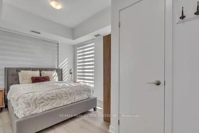 Photo 19 of Unit 207, 1440 Clarriage Court, Milton, Ford — HOMEH
