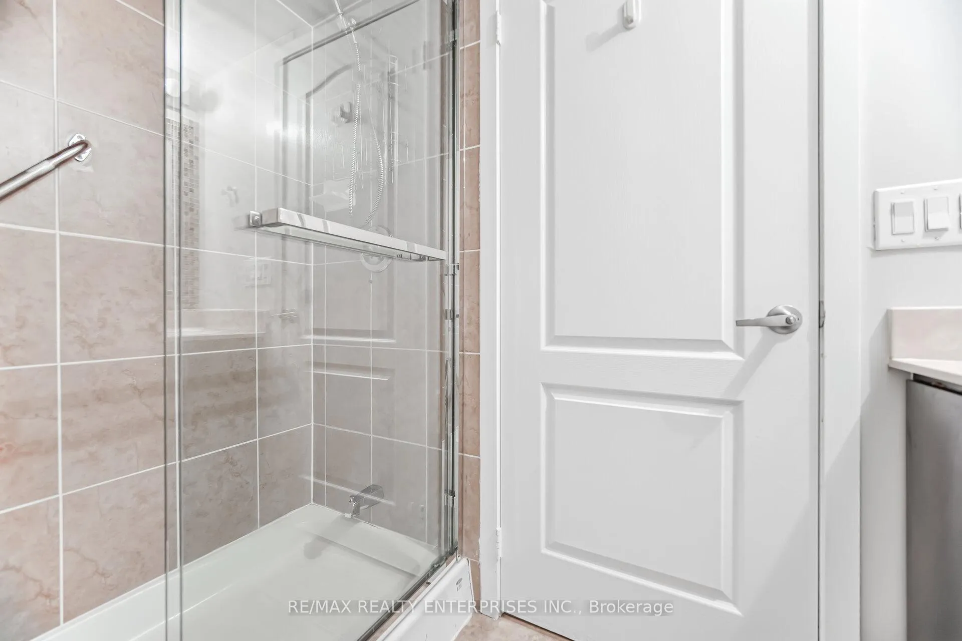 Photo 19 of Unit 1420, 8 Dayspring Circle, Brampton, Goreway Drive Corridor — HOMEH