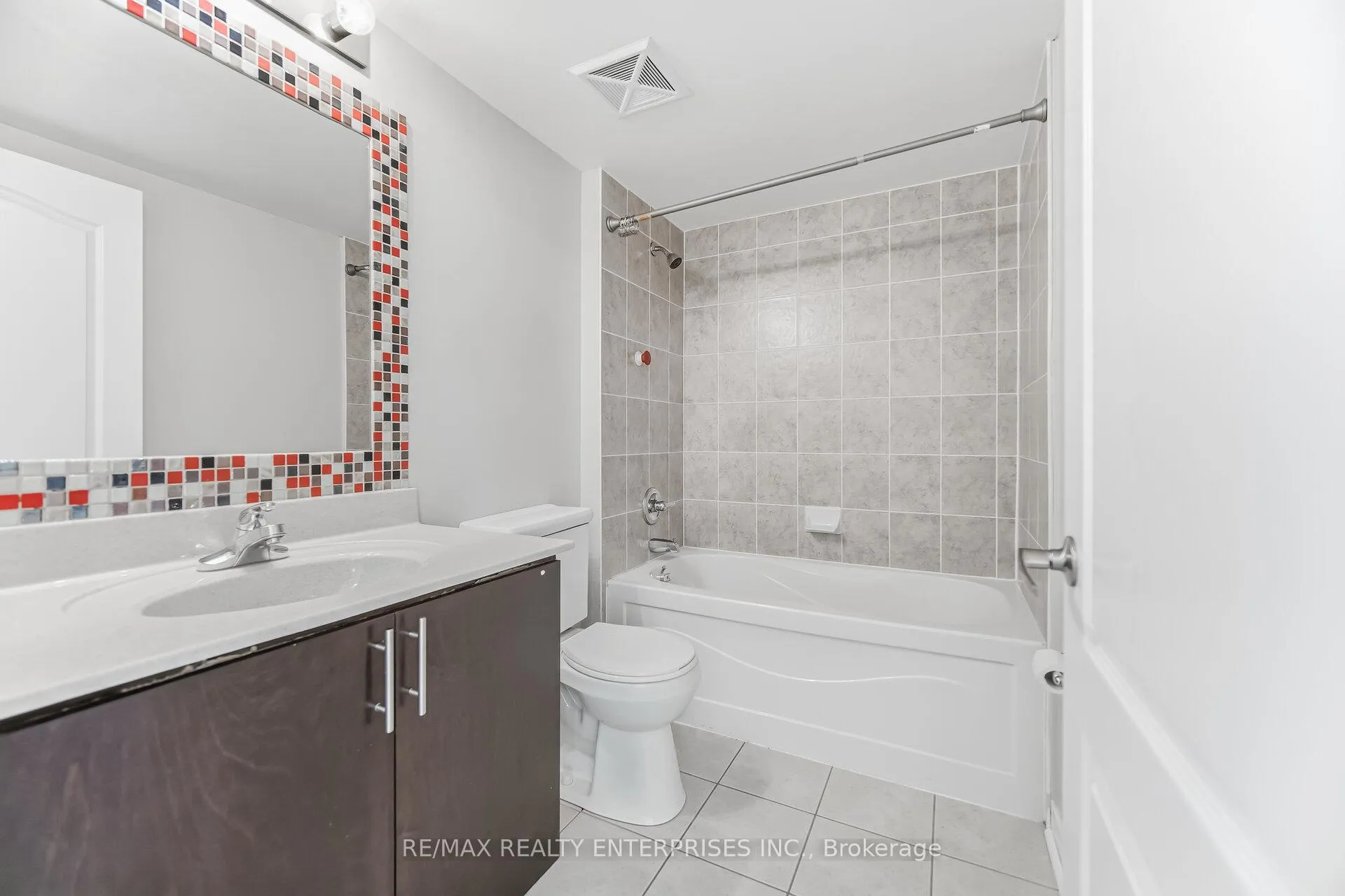 Photo 23 of Unit 1420, 8 Dayspring Circle, Brampton, Goreway Drive Corridor — HOMEH