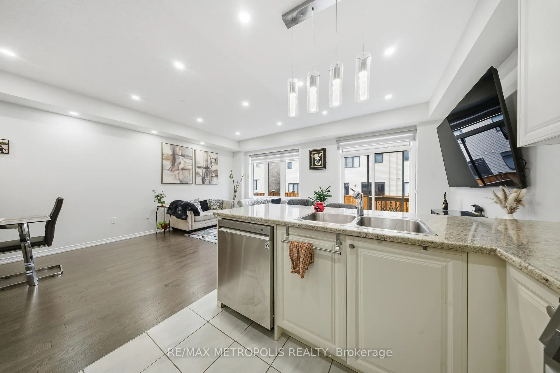 Photo 8 of 408 Blackburn Drive, Brantford, Shellard Lane — HOMEH