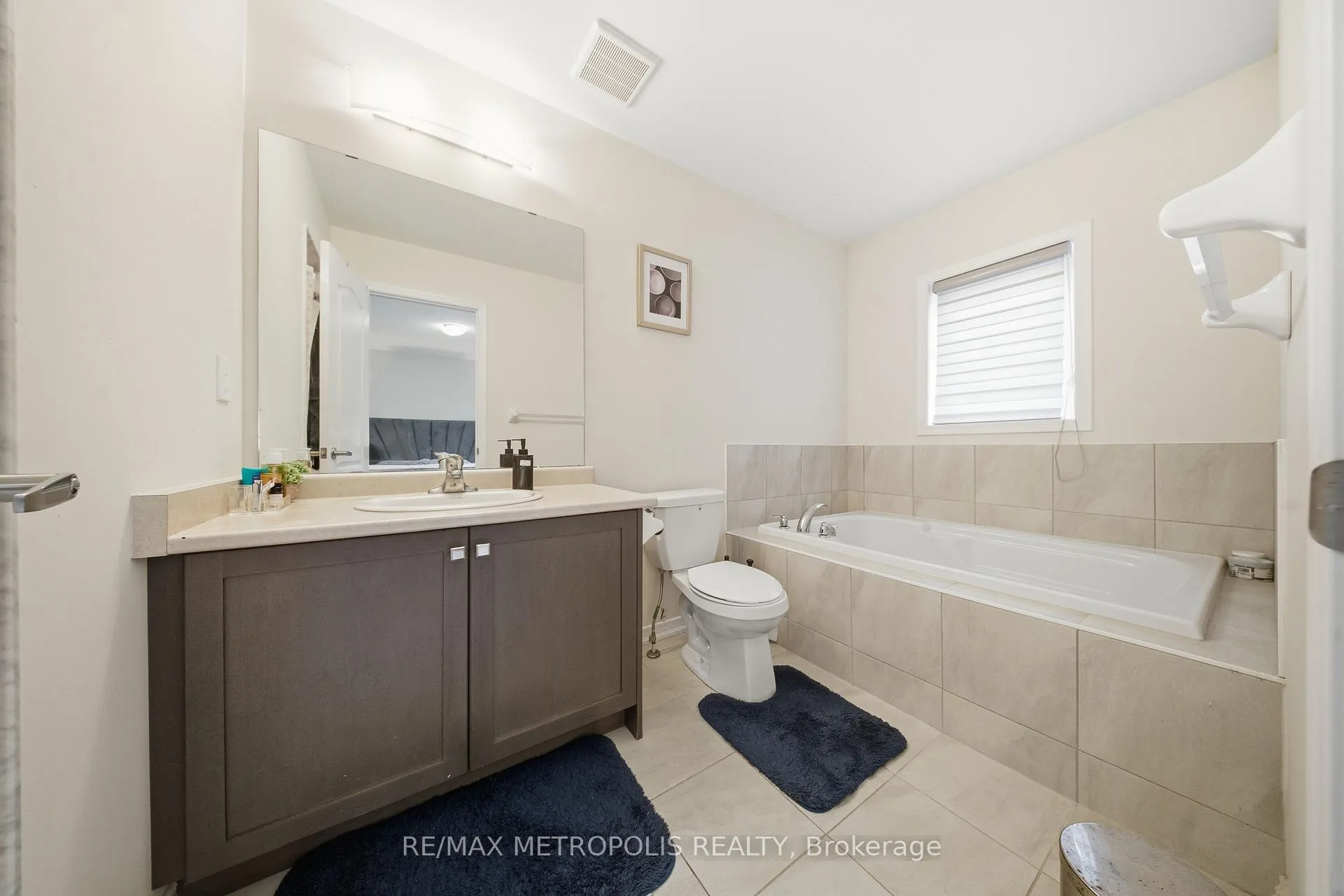 Photo 14 of 408 Blackburn Drive, Brantford, Shellard Lane — HOMEH